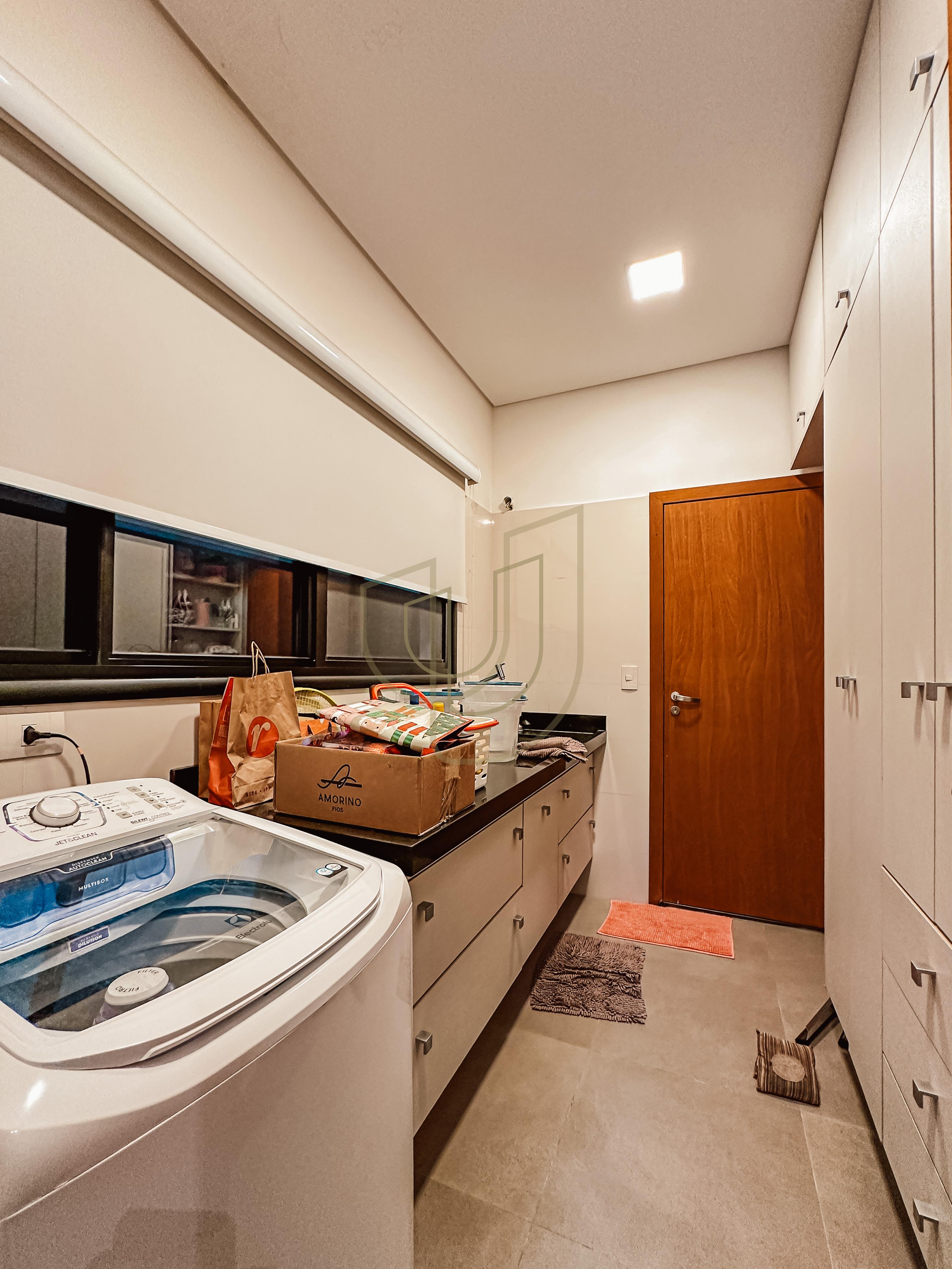 Sobrado sofisticado com 4 Dormit&oacute;rios no Jardim do Golfe - S&atilde;o Jos&eacute; dos Campos/SP  São José dos Campos - 