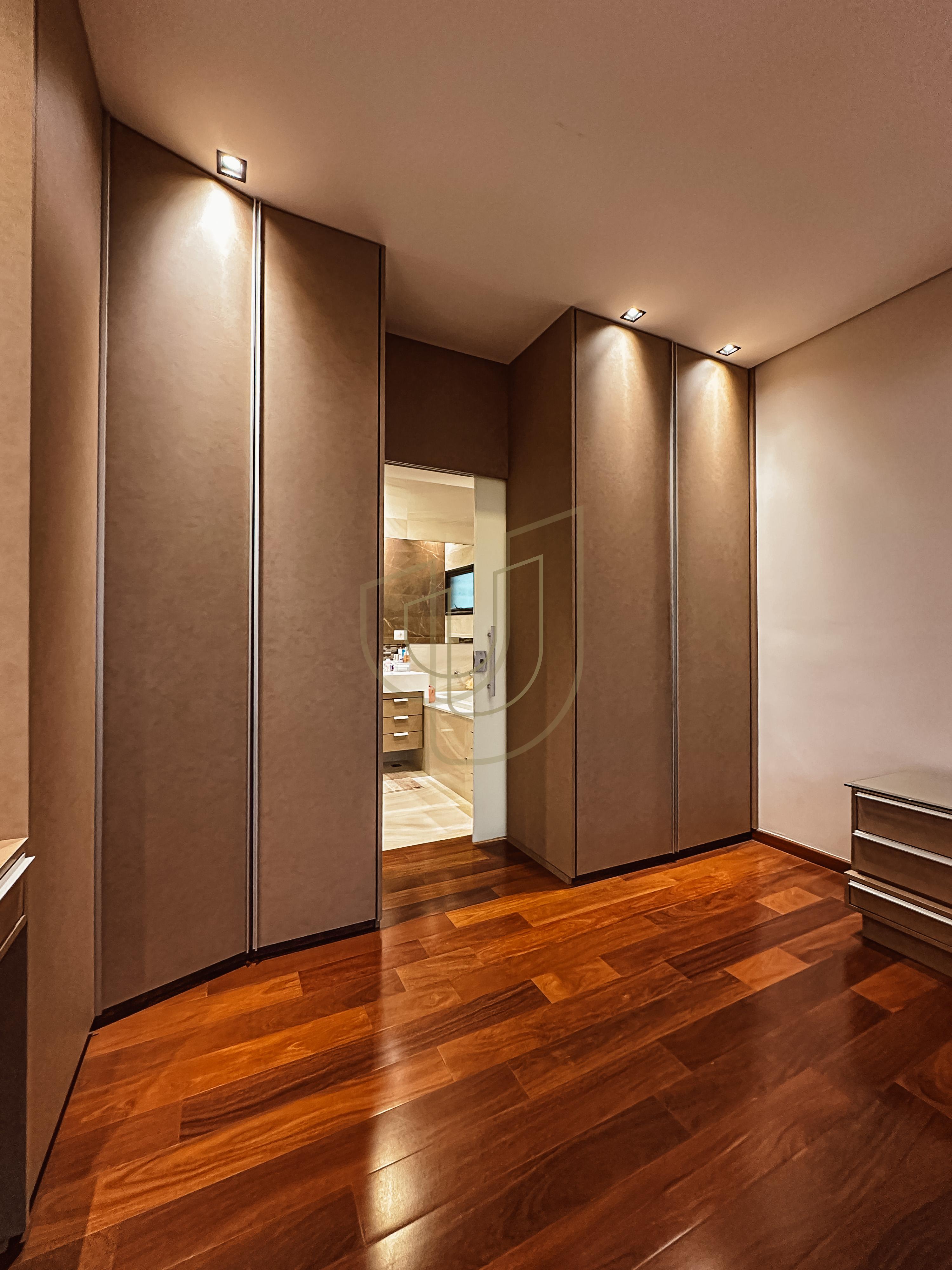 Sobrado sofisticado com 4 Dormit&oacute;rios no Jardim do Golfe - S&atilde;o Jos&eacute; dos Campos/SP  São José dos Campos - 