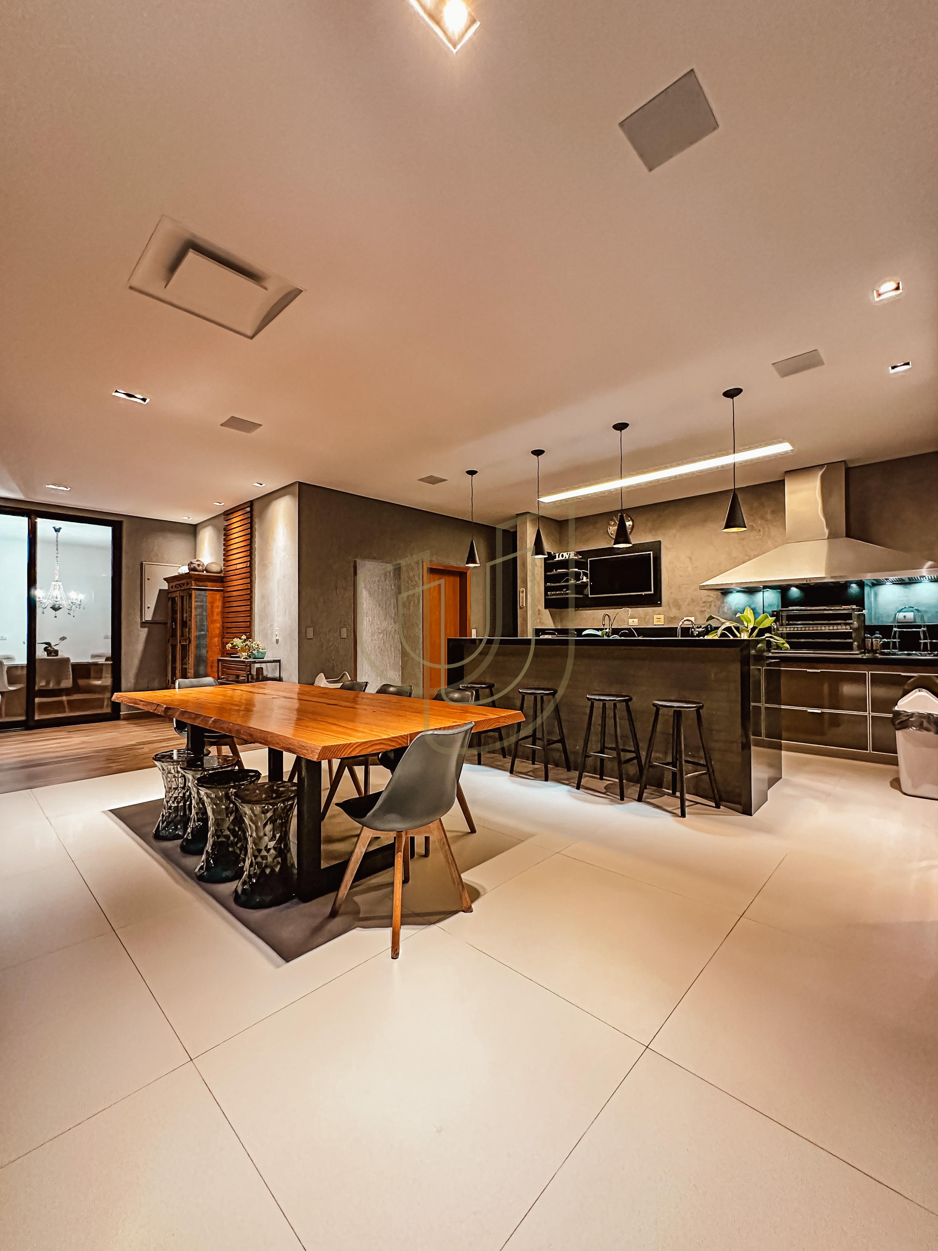 Sobrado sofisticado com 4 Dormit&oacute;rios no Jardim do Golfe - S&atilde;o Jos&eacute; dos Campos/SP  São José dos Campos - 