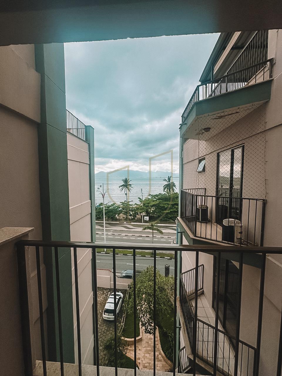 Cobertura duplex dispon&iacute;vel para venda no Centro de Caraguatatuba/SP  Caraguatatuba - 