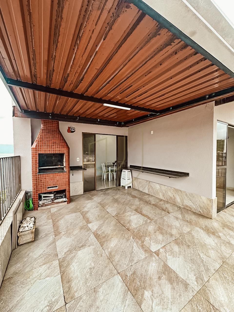 Cobertura duplex dispon&iacute;vel para venda no Centro de Caraguatatuba/SP  Caraguatatuba - 