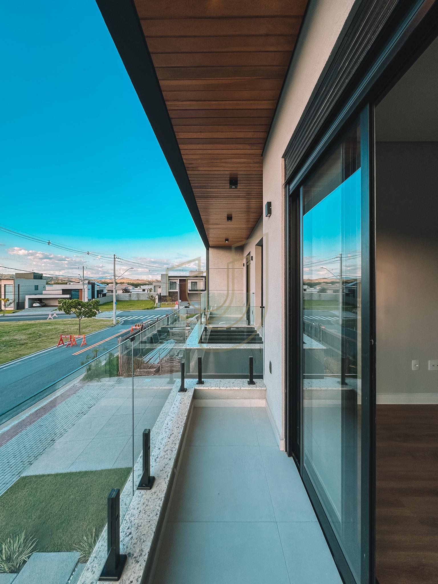 Sobrado sofisticado e moderno com 4 su&iacute;tes no Urbanova - S&atilde;o Jos&eacute; dos Campos/SP  São José dos Campos - 