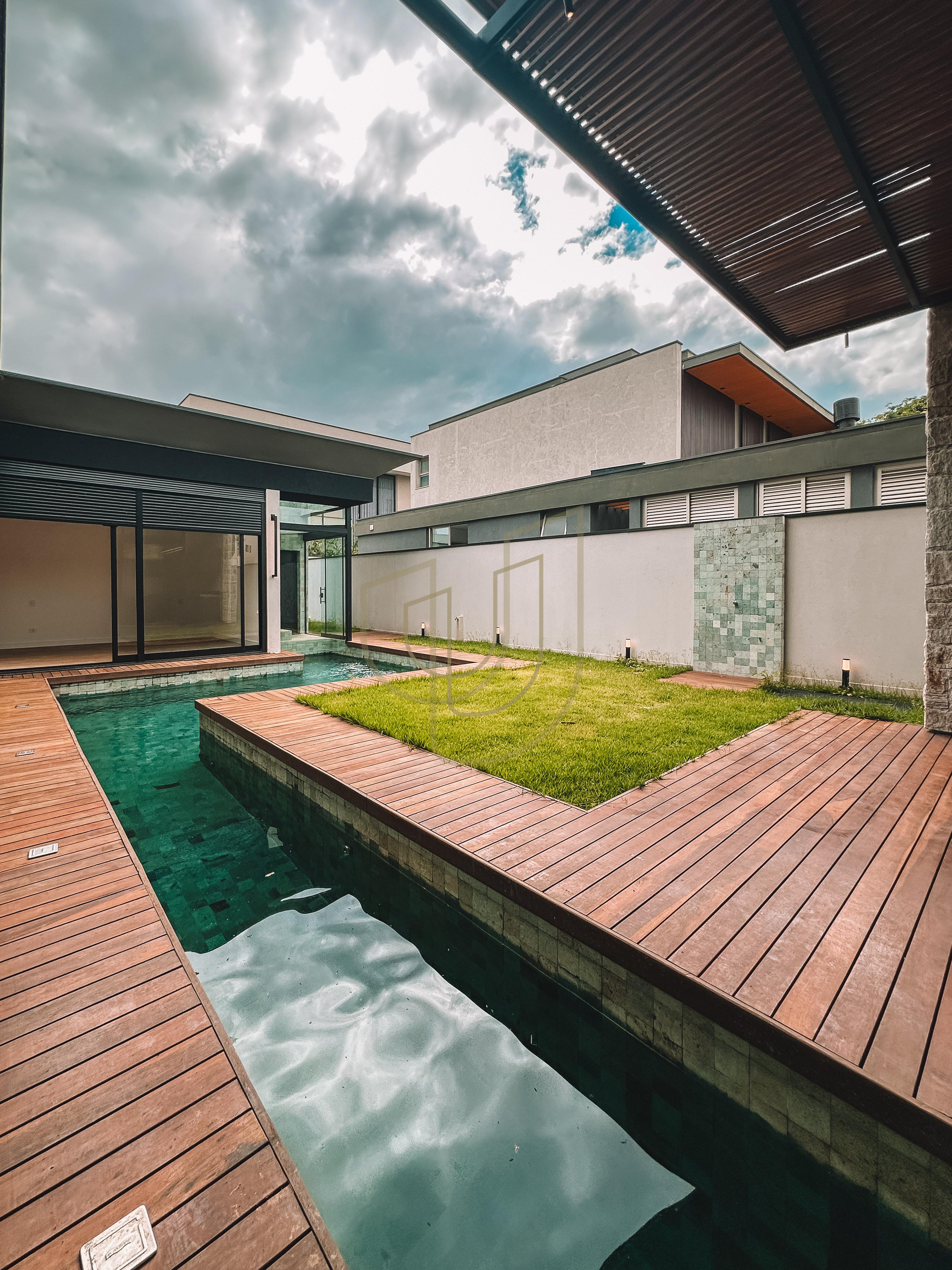 Casa T&eacute;rrea com 4 Su&iacute;tes no Jardim do Golfe I - S&atilde;o Jos&eacute; dos Campos/SP  São José dos Campos - 