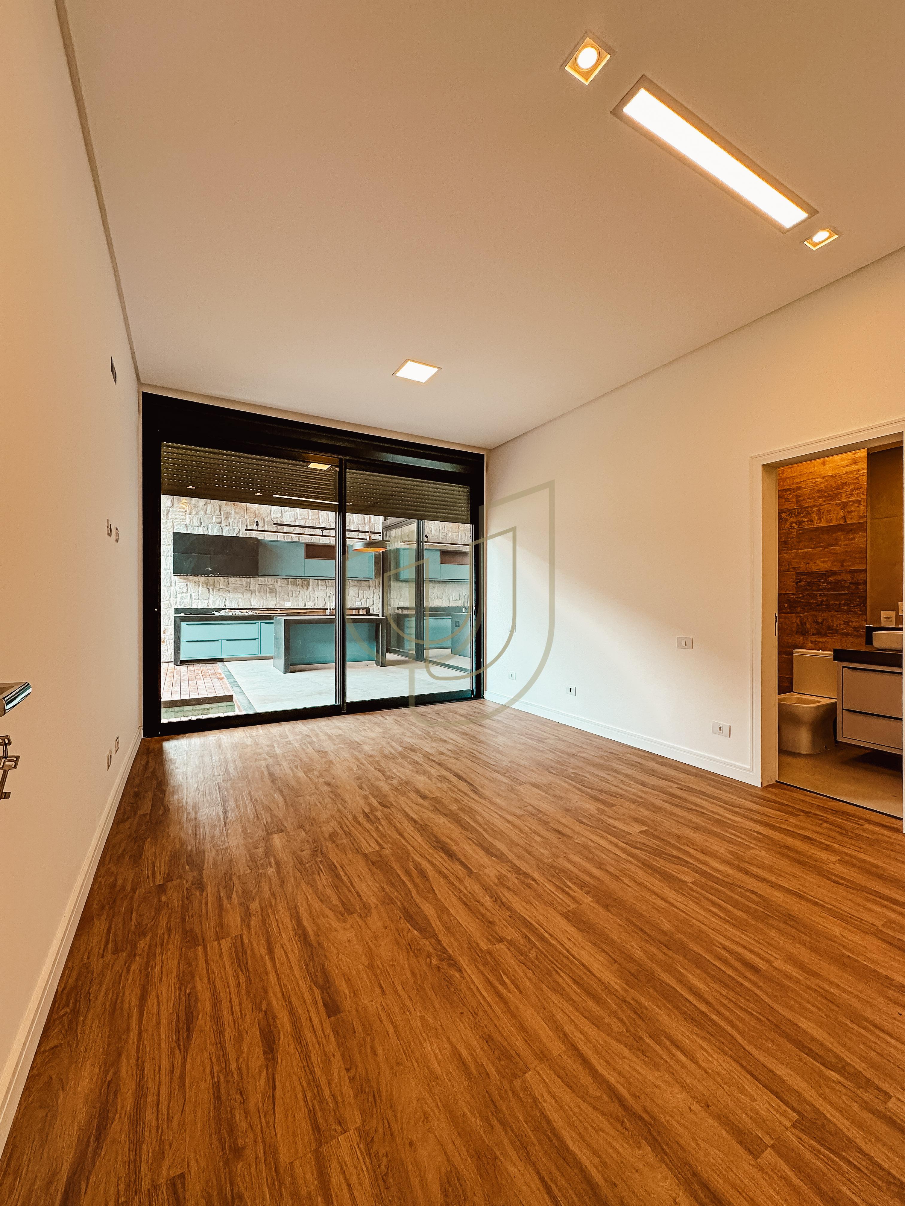 Casa T&eacute;rrea com 4 Su&iacute;tes no Jardim do Golfe I - S&atilde;o Jos&eacute; dos Campos/SP  São José dos Campos - 