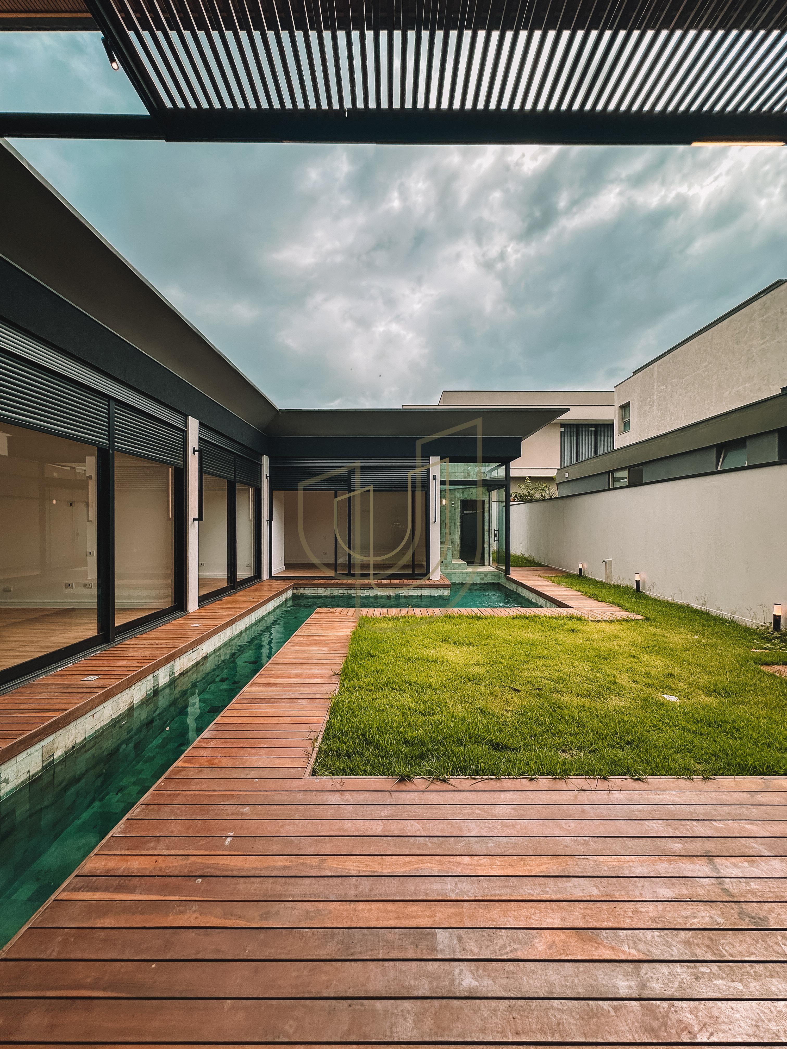 Casa T&eacute;rrea com 4 Su&iacute;tes no Jardim do Golfe I - S&atilde;o Jos&eacute; dos Campos/SP  São José dos Campos - 