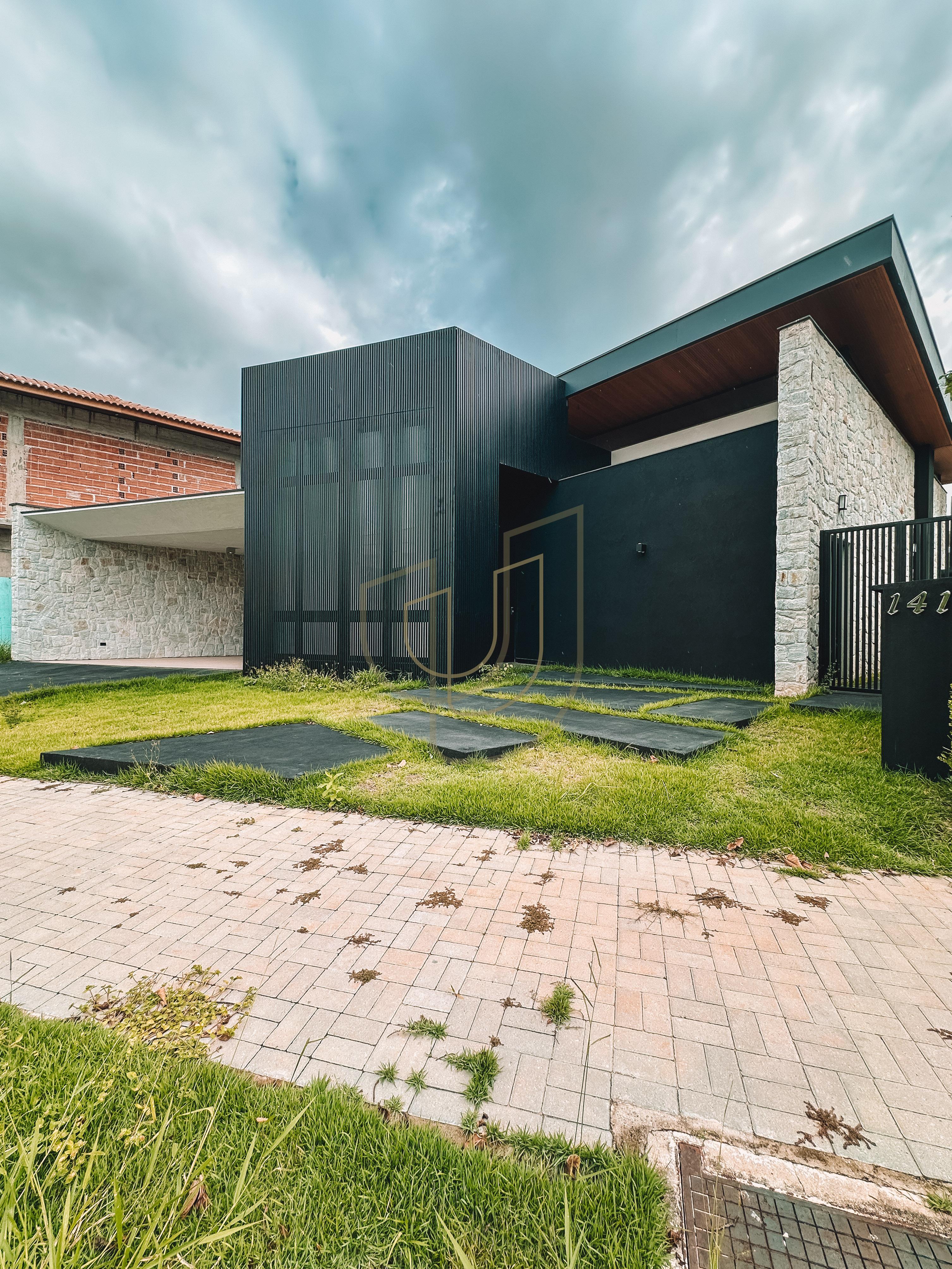 Casa T&eacute;rrea com 4 Su&iacute;tes no Jardim do Golfe I - S&atilde;o Jos&eacute; dos Campos/SP  São José dos Campos - 