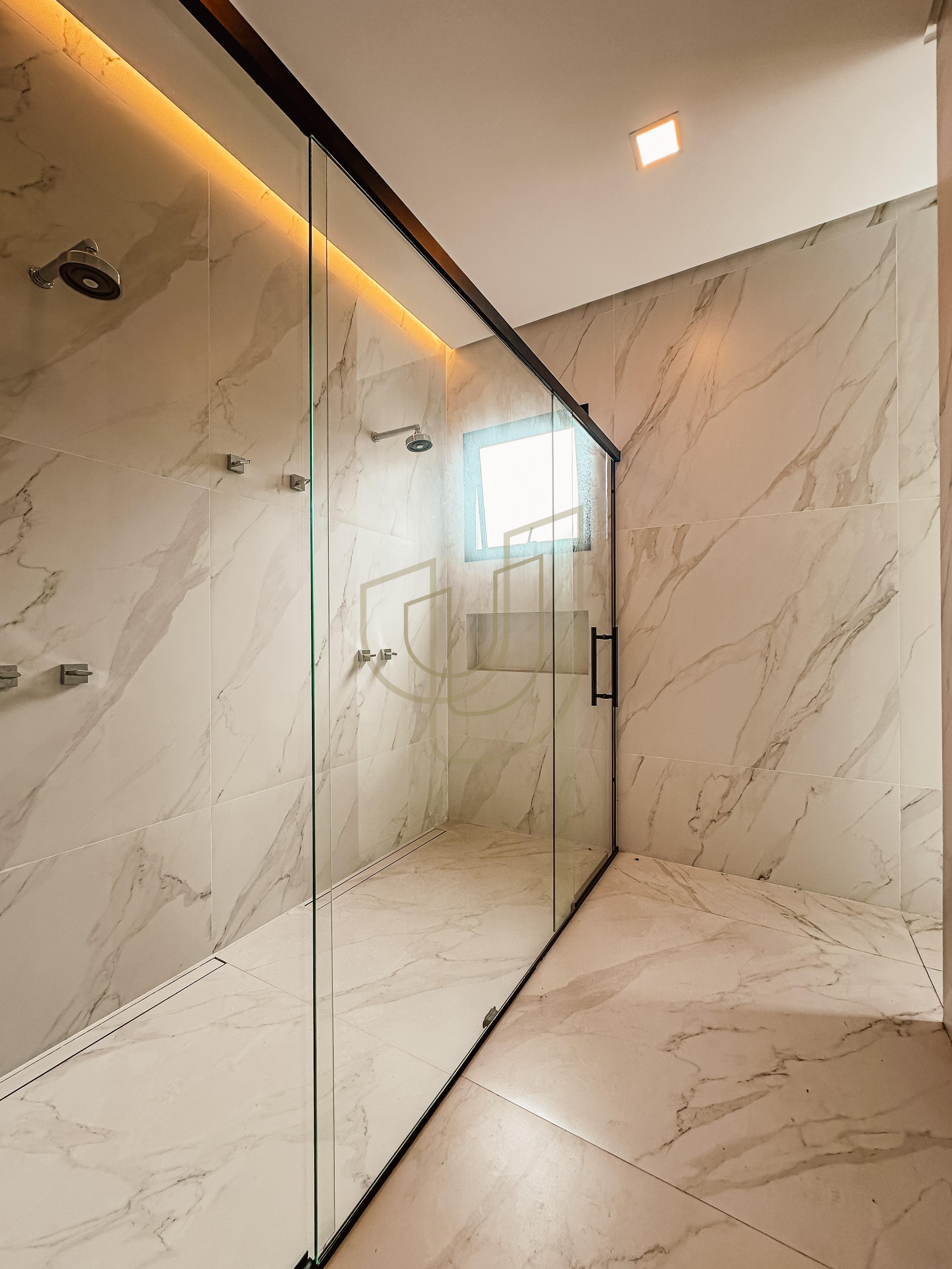 Casa T&eacute;rrea com 4 Su&iacute;tes no Jardim do Golfe I - S&atilde;o Jos&eacute; dos Campos/SP  São José dos Campos - 