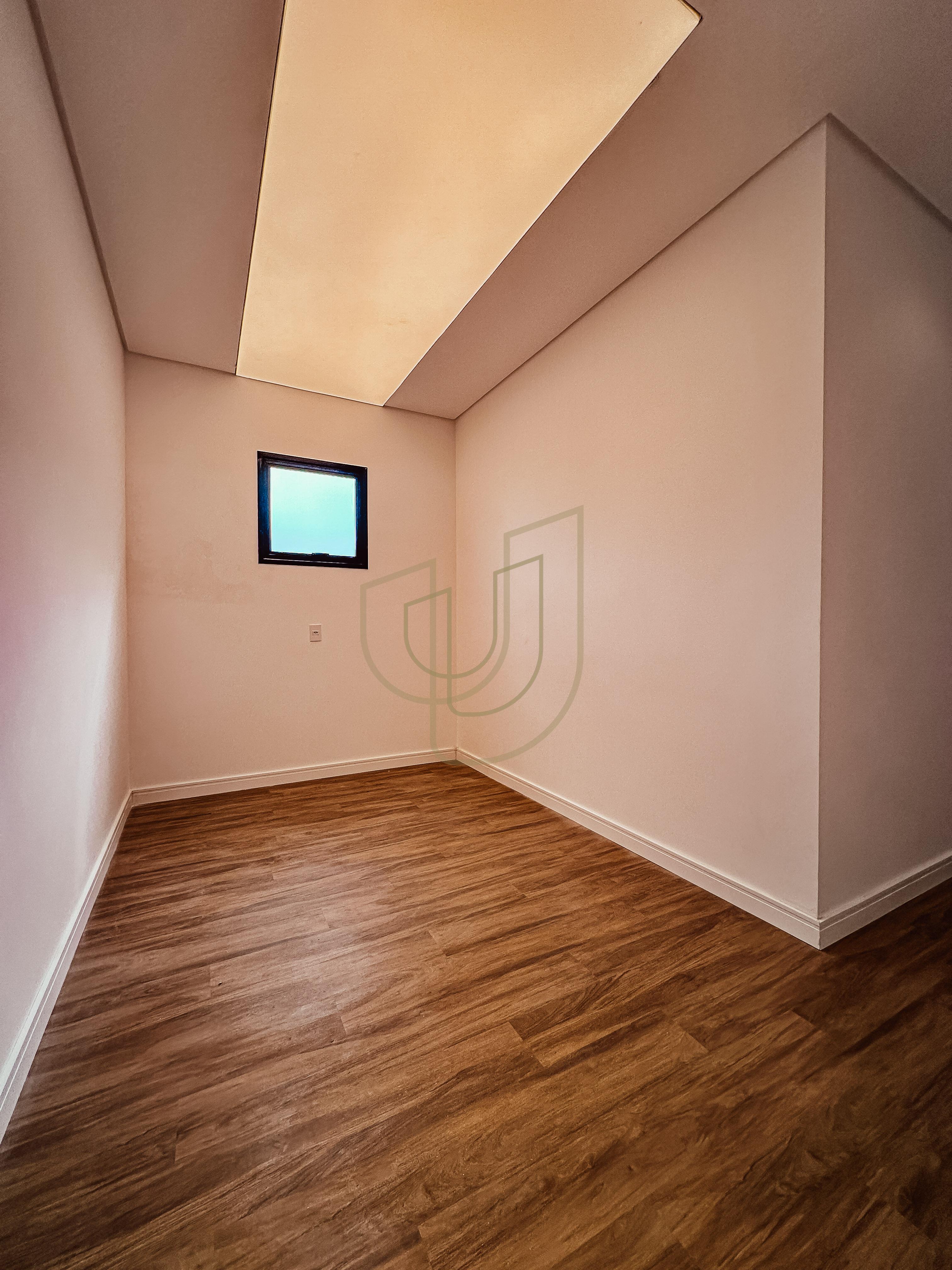 Casa T&eacute;rrea com 4 Su&iacute;tes no Jardim do Golfe I - S&atilde;o Jos&eacute; dos Campos/SP  São José dos Campos - 