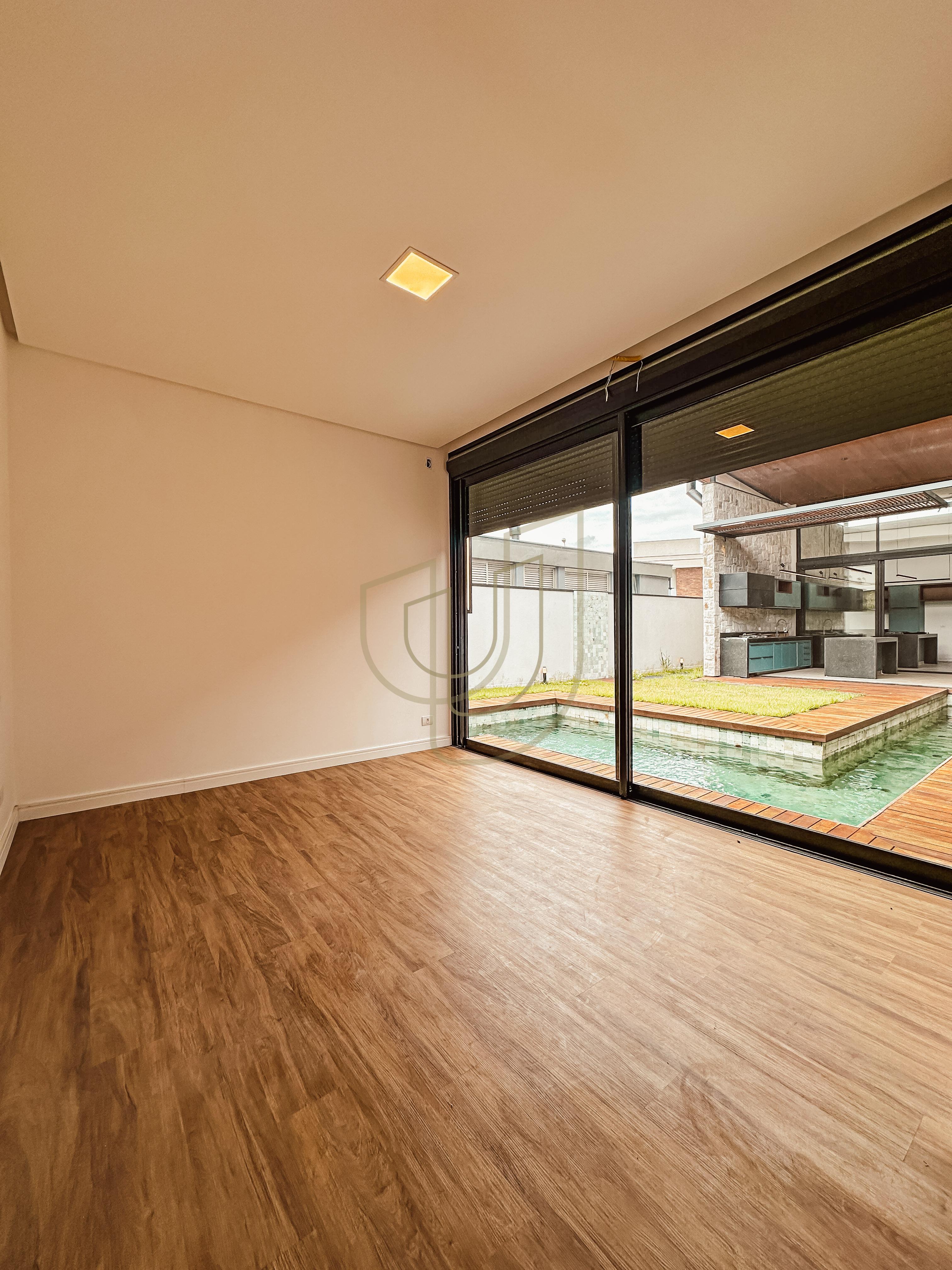 Casa T&eacute;rrea com 4 Su&iacute;tes no Jardim do Golfe I - S&atilde;o Jos&eacute; dos Campos/SP  São José dos Campos - 