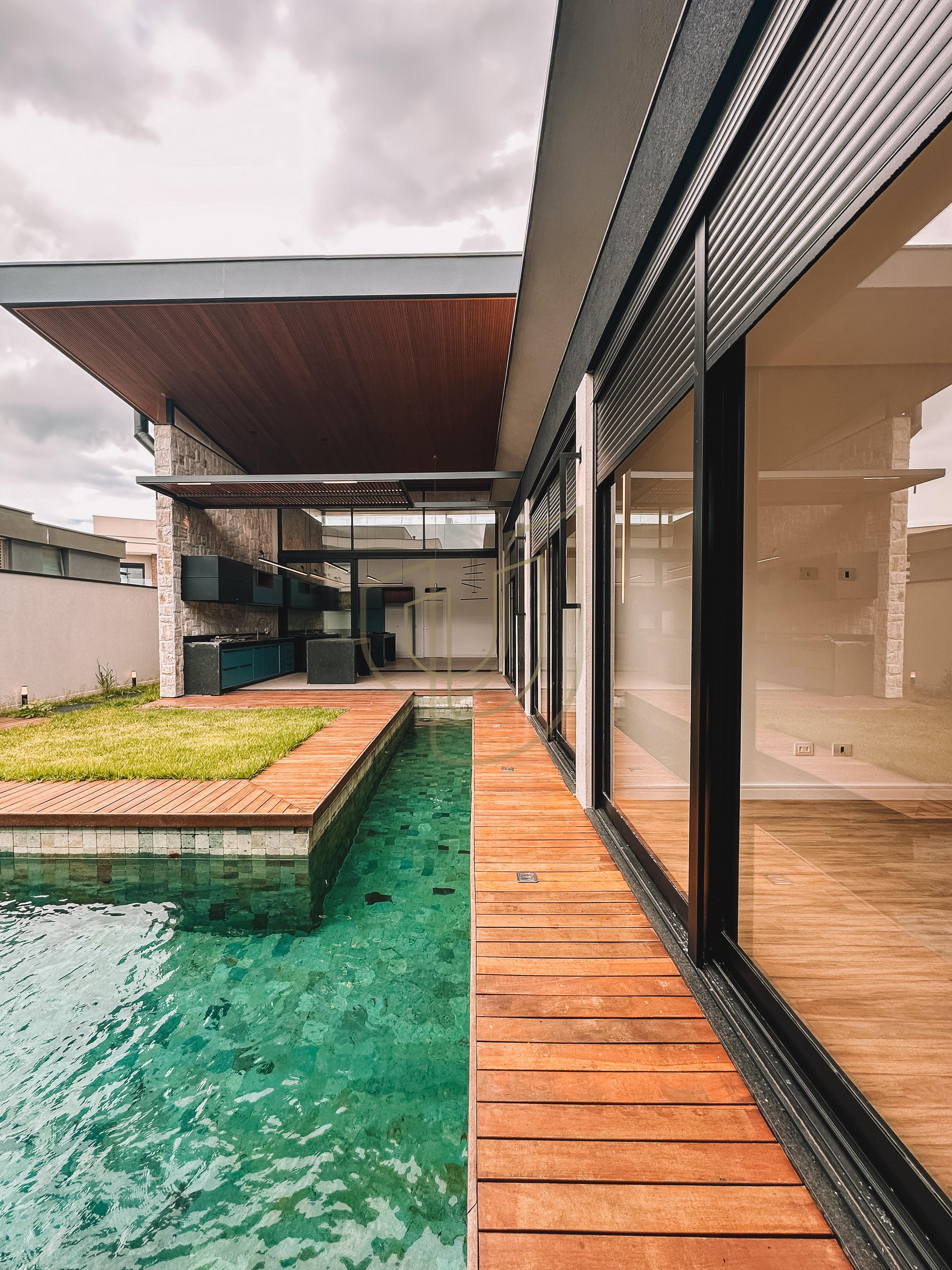 Casa T&eacute;rrea com 4 Su&iacute;tes no Jardim do Golfe I - S&atilde;o Jos&eacute; dos Campos/SP  São José dos Campos - 