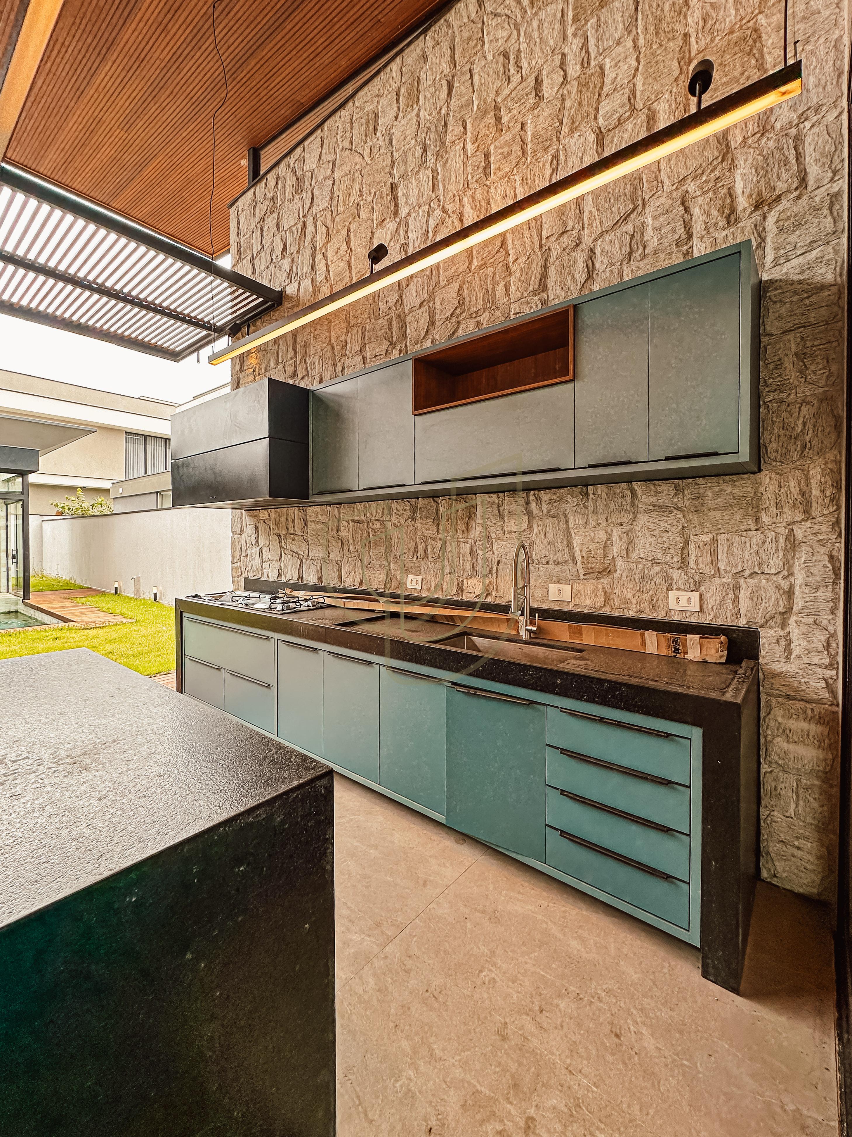 Casa T&eacute;rrea com 4 Su&iacute;tes no Jardim do Golfe I - S&atilde;o Jos&eacute; dos Campos/SP  São José dos Campos - 