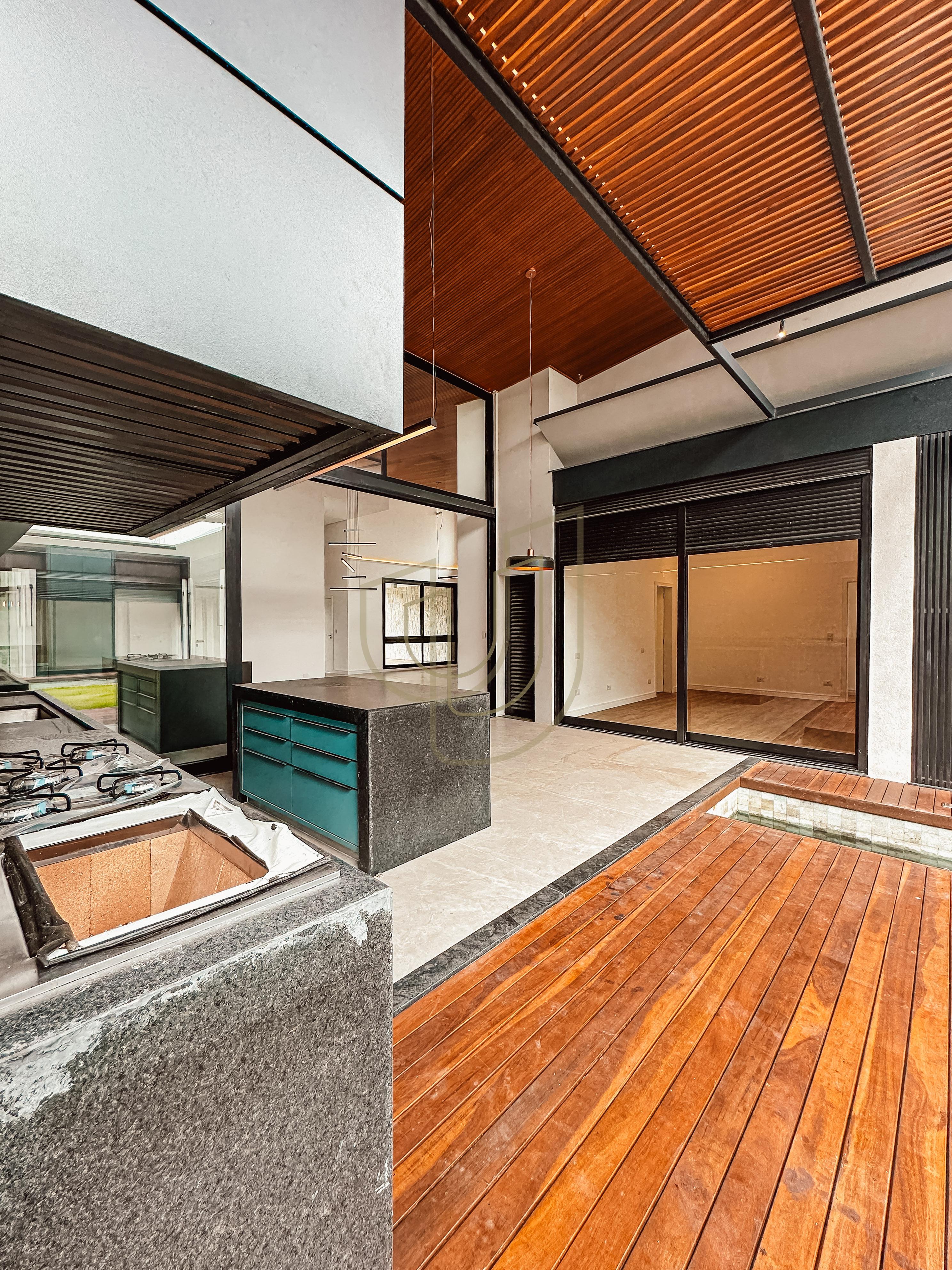 Casa T&eacute;rrea com 4 Su&iacute;tes no Jardim do Golfe I - S&atilde;o Jos&eacute; dos Campos/SP  São José dos Campos - 