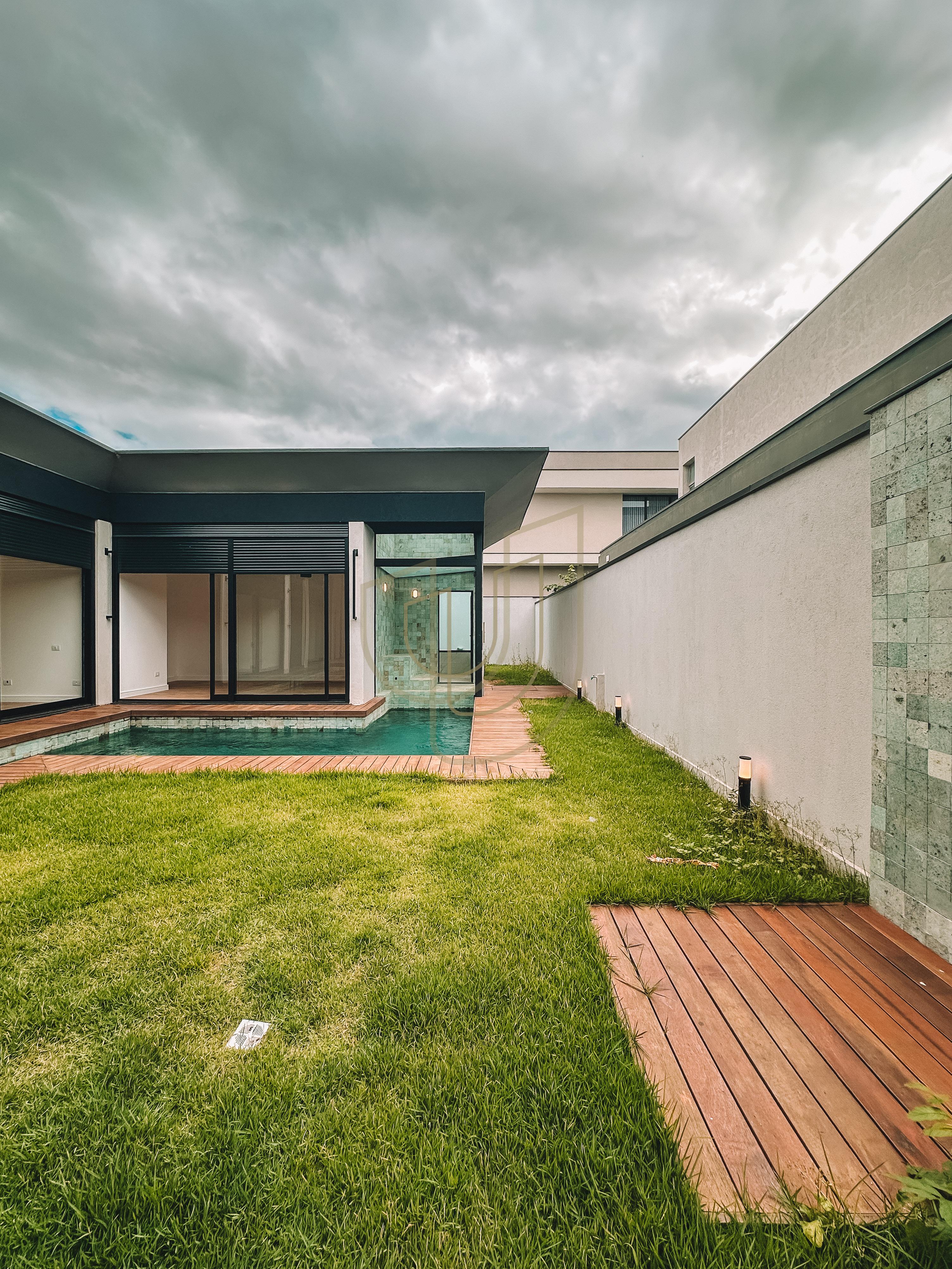 Casa T&eacute;rrea com 4 Su&iacute;tes no Jardim do Golfe I - S&atilde;o Jos&eacute; dos Campos/SP  São José dos Campos - 