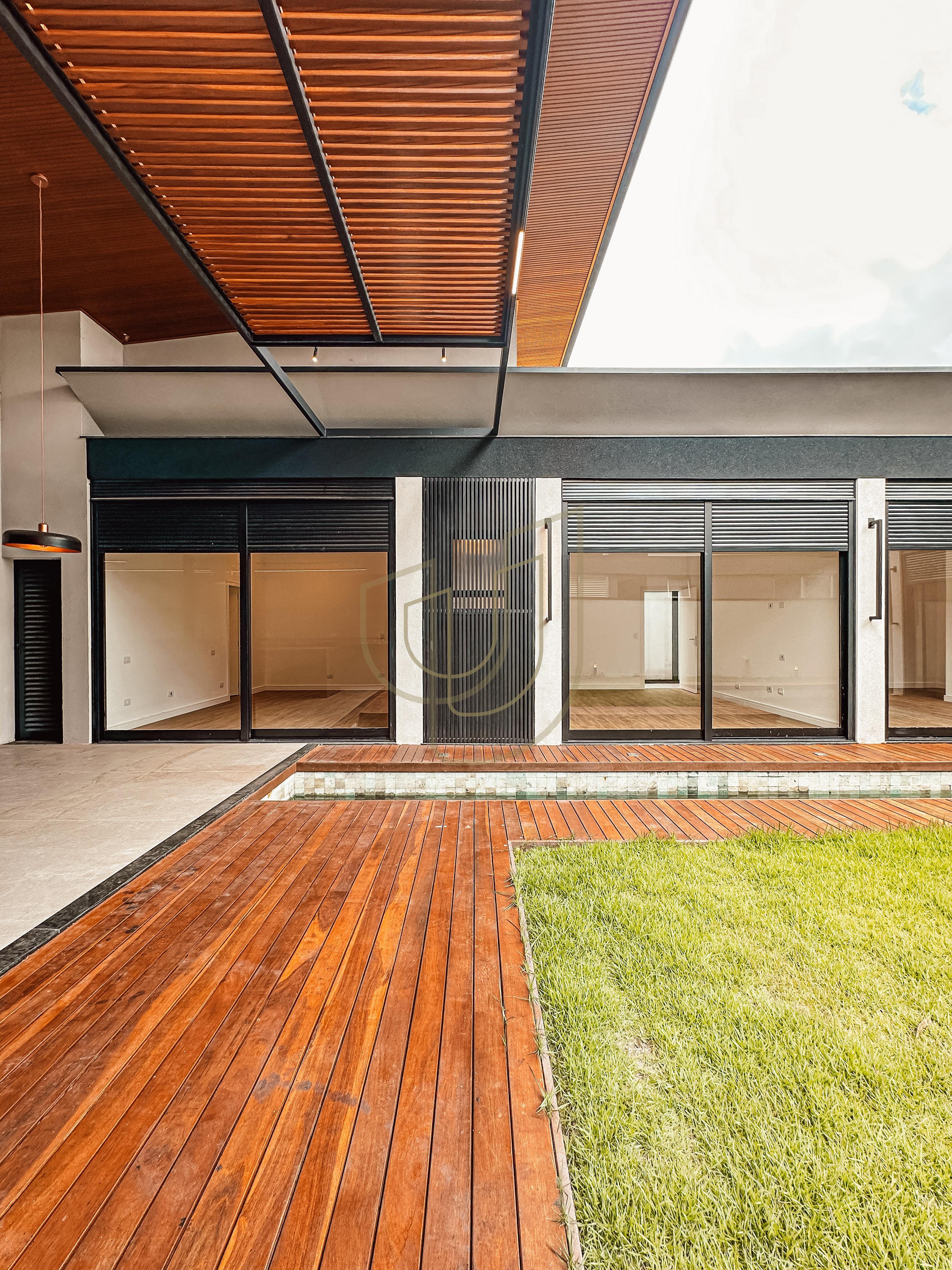 Casa T&eacute;rrea com 4 Su&iacute;tes no Jardim do Golfe I - S&atilde;o Jos&eacute; dos Campos/SP  São José dos Campos - 