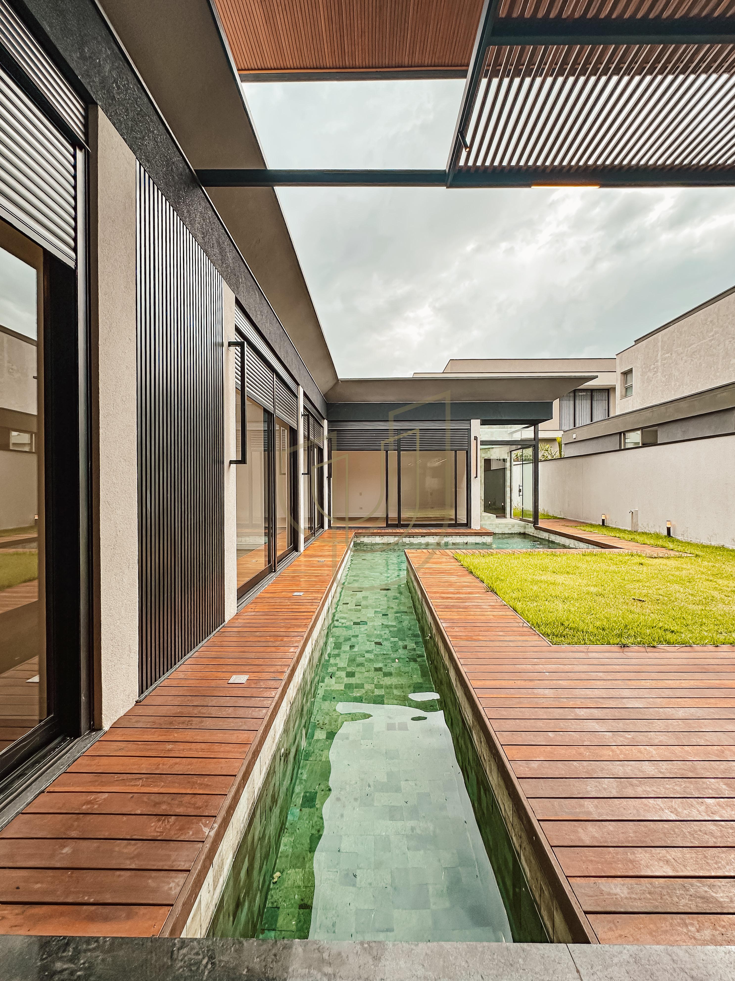 Casa T&eacute;rrea com 4 Su&iacute;tes no Jardim do Golfe I - S&atilde;o Jos&eacute; dos Campos/SP  São José dos Campos - 