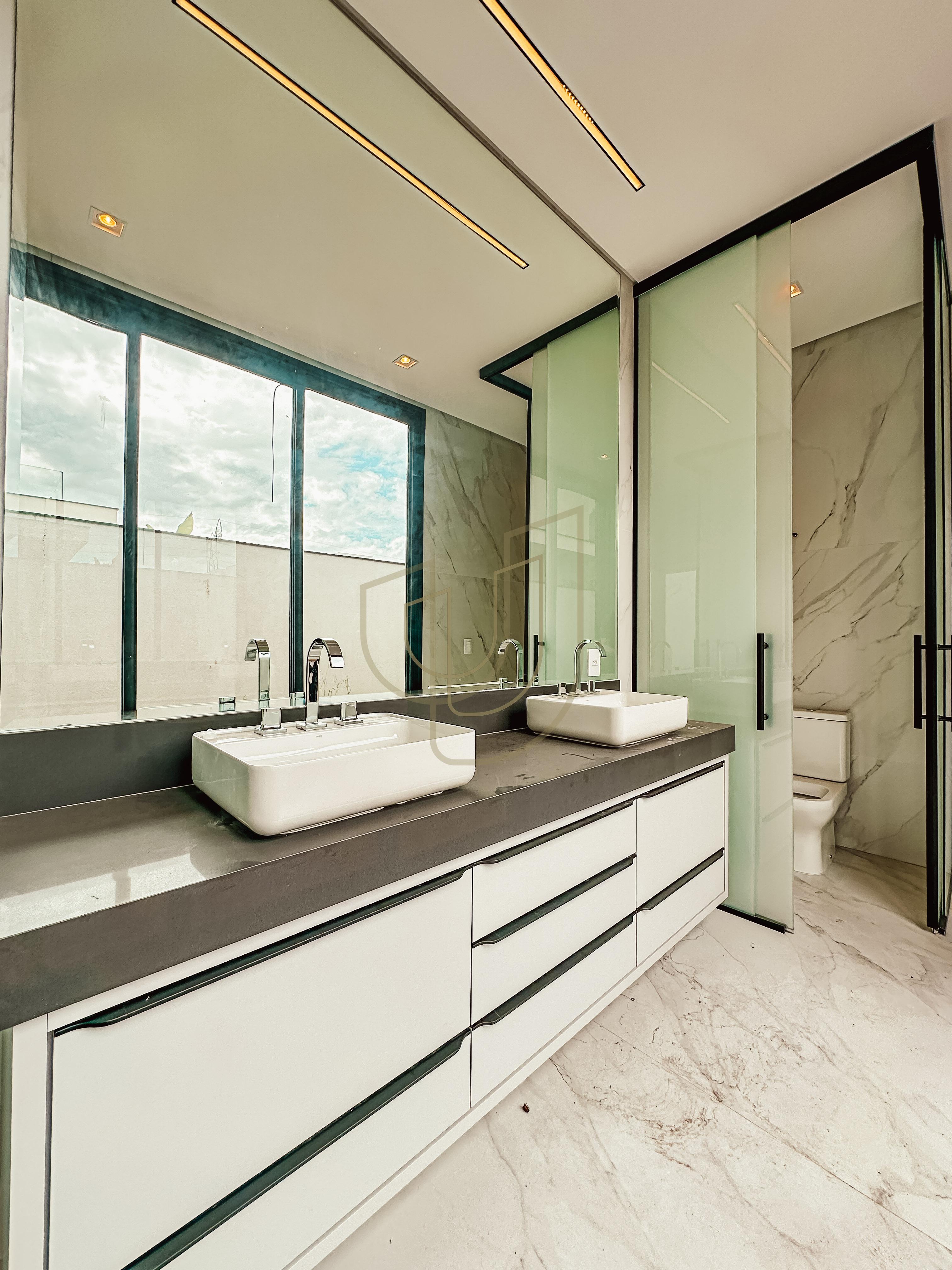 Casa T&eacute;rrea com 4 Su&iacute;tes no Jardim do Golfe I - S&atilde;o Jos&eacute; dos Campos/SP  São José dos Campos - 