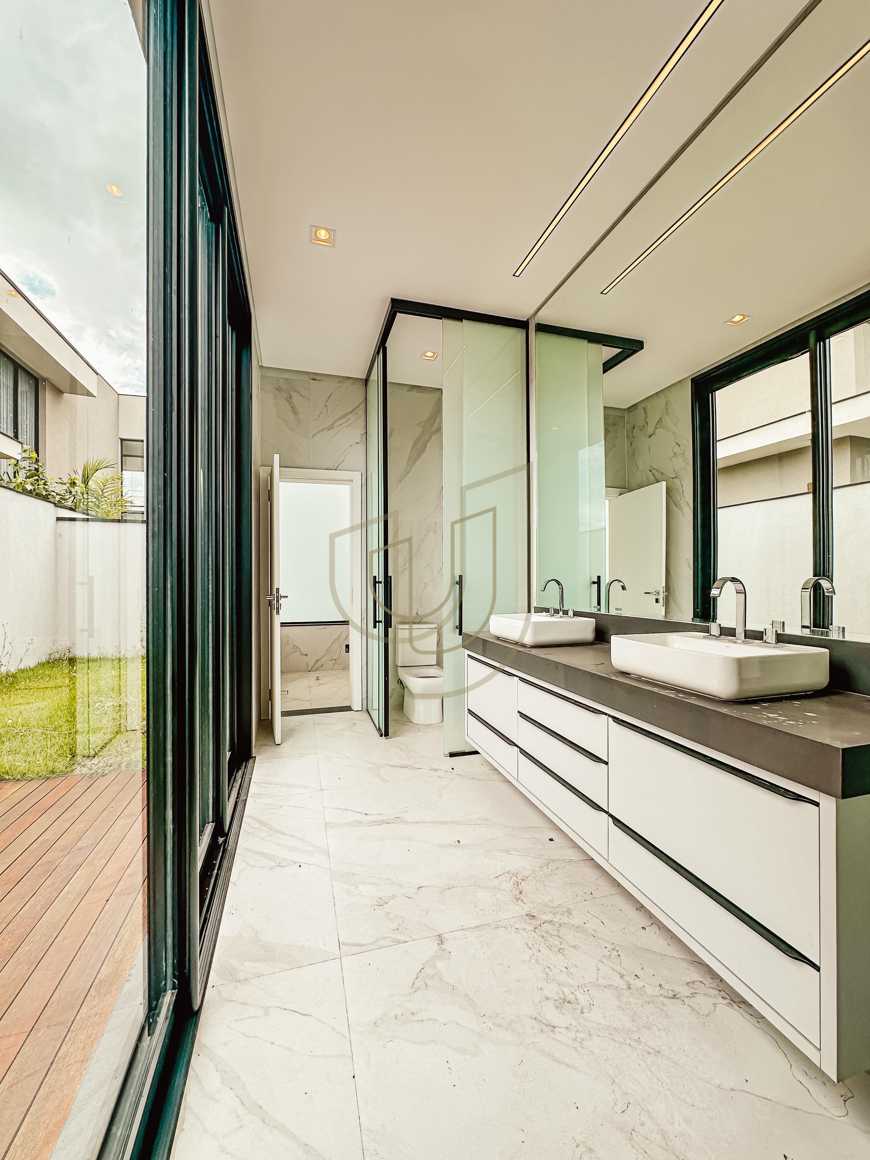 Casa T&eacute;rrea com 4 Su&iacute;tes no Jardim do Golfe I - S&atilde;o Jos&eacute; dos Campos/SP  São José dos Campos - 