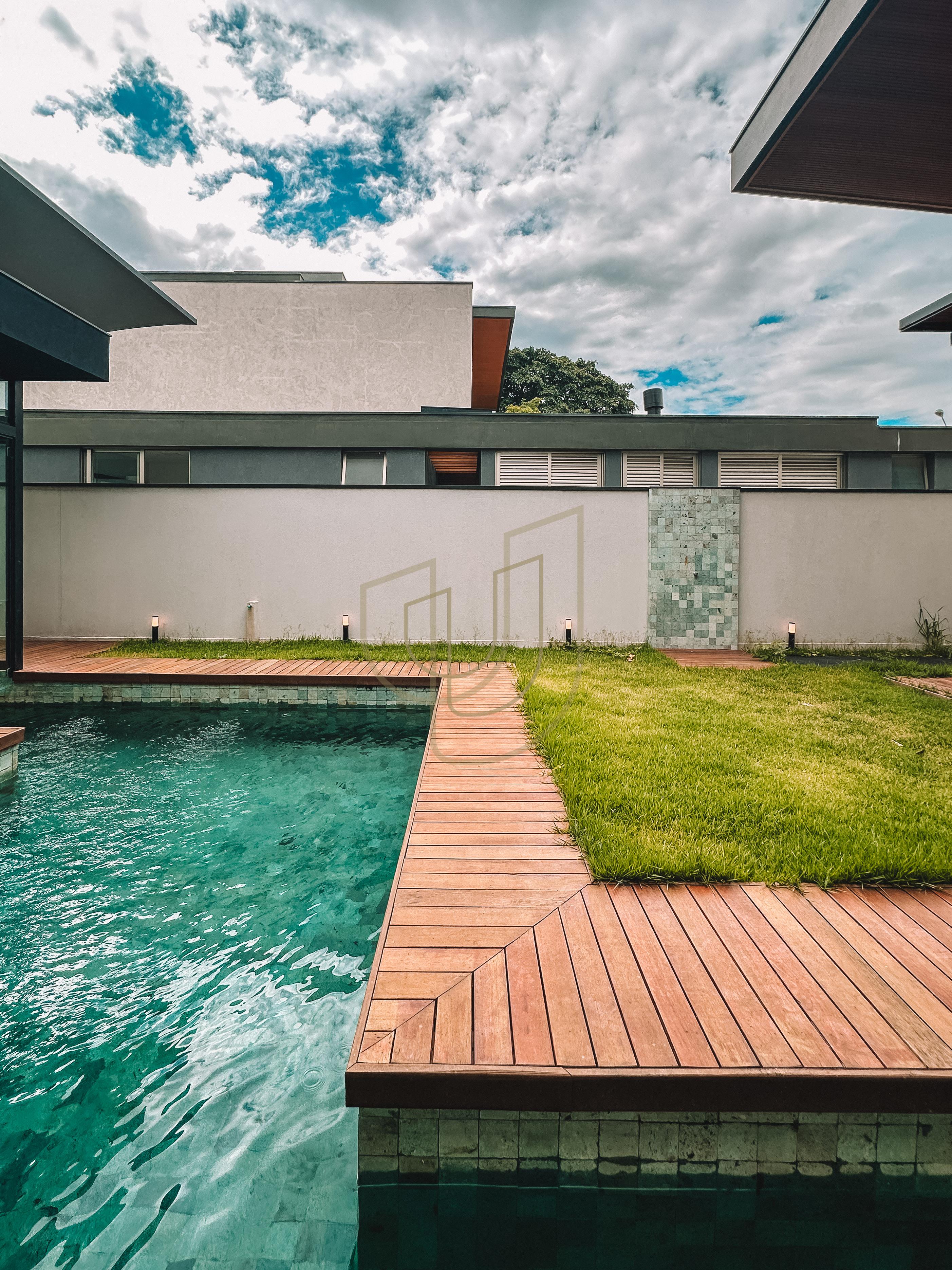 Casa T&eacute;rrea com 4 Su&iacute;tes no Jardim do Golfe I - S&atilde;o Jos&eacute; dos Campos/SP  São José dos Campos - 