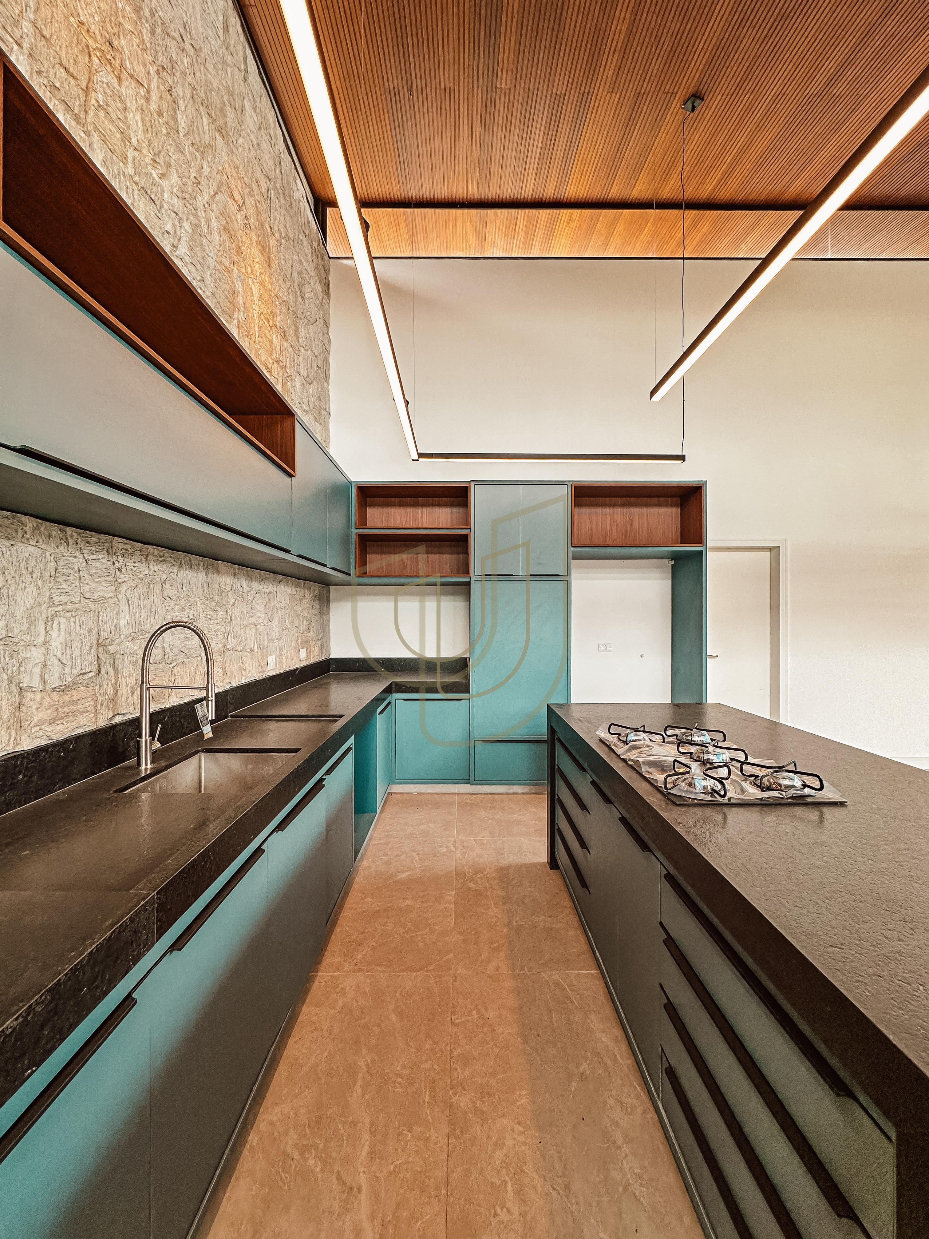 Casa T&eacute;rrea com 4 Su&iacute;tes no Jardim do Golfe I - S&atilde;o Jos&eacute; dos Campos/SP  São José dos Campos - 