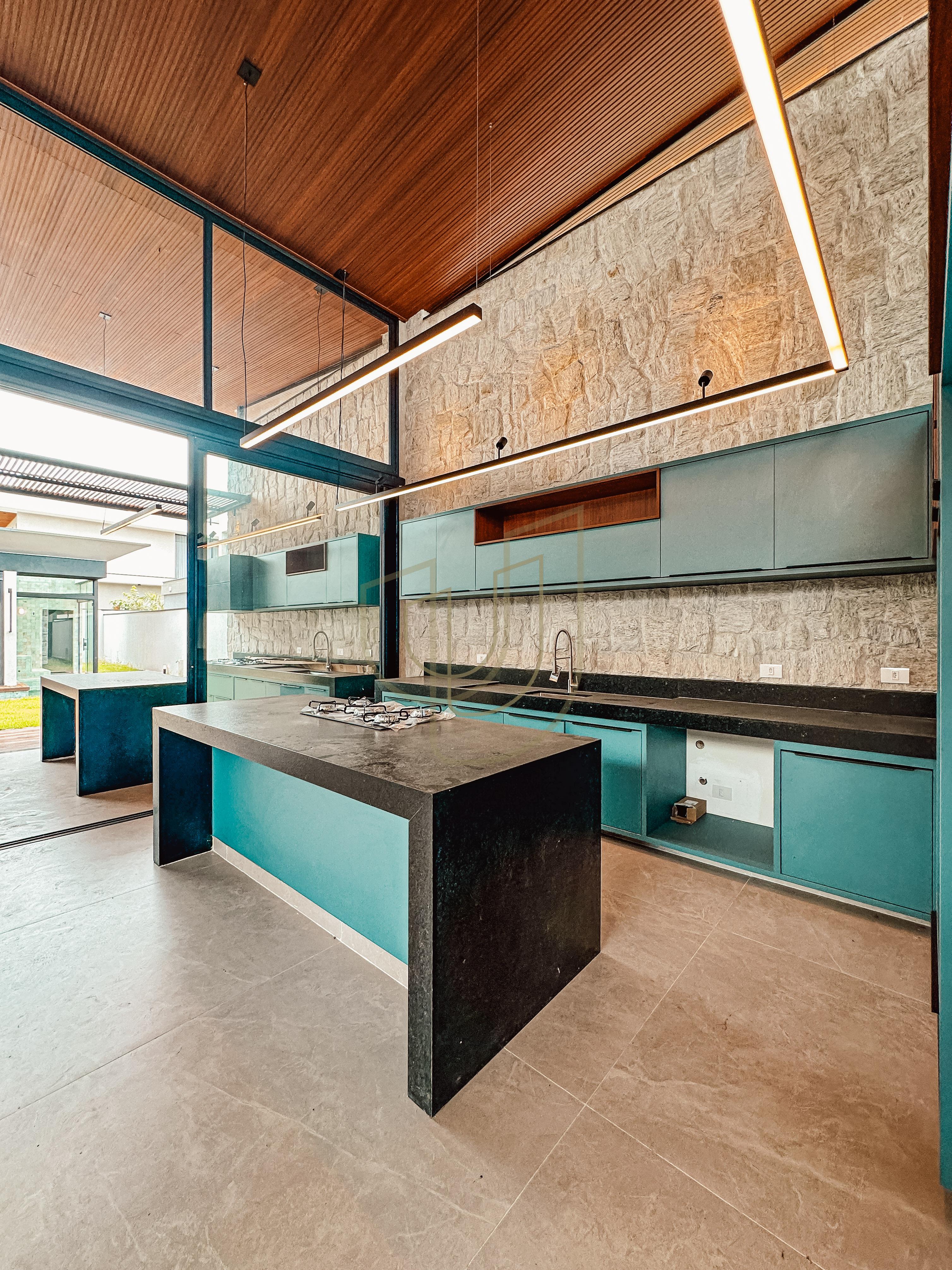 Casa T&eacute;rrea com 4 Su&iacute;tes no Jardim do Golfe I - S&atilde;o Jos&eacute; dos Campos/SP  São José dos Campos - 