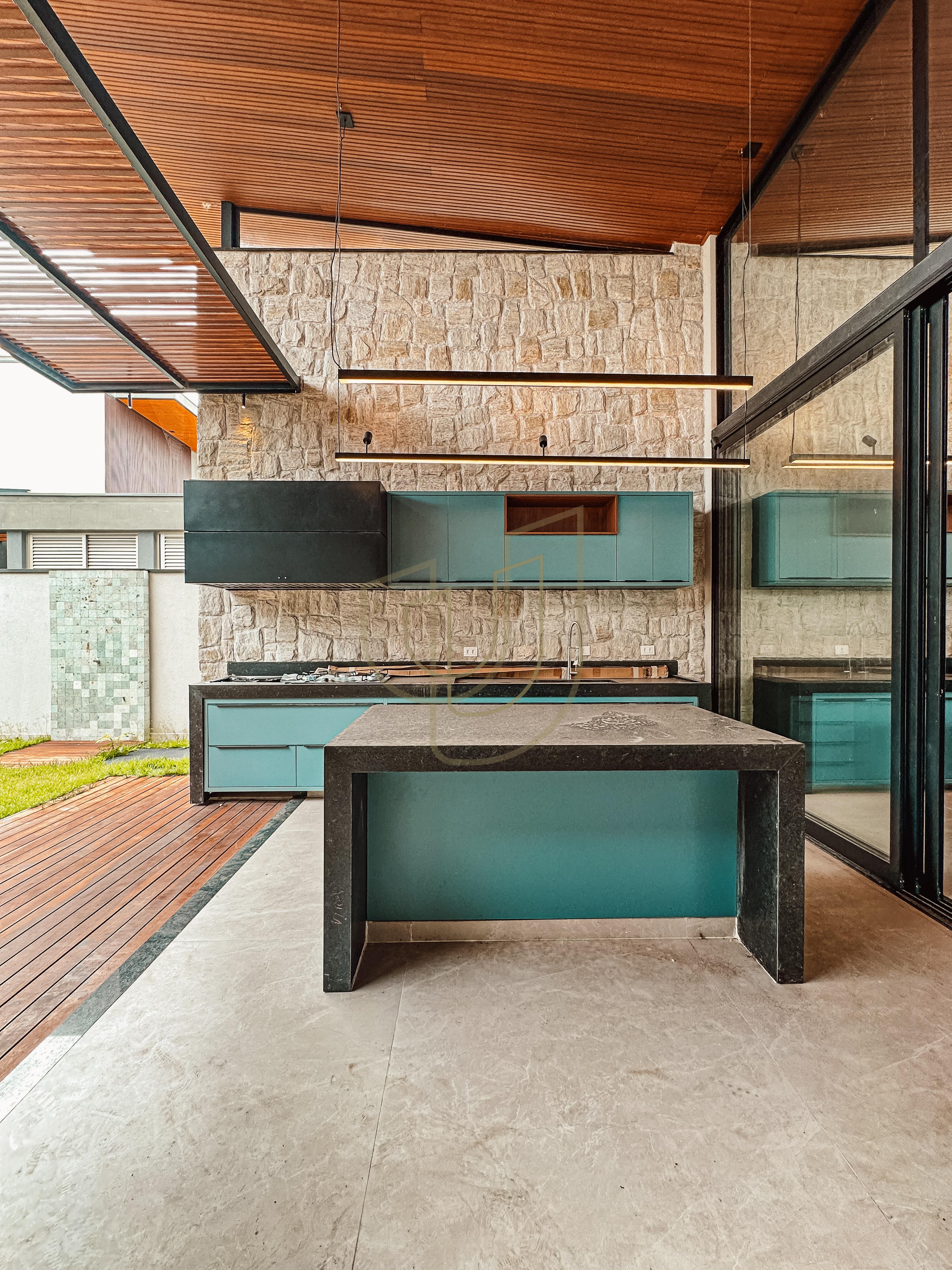 Casa T&eacute;rrea com 4 Su&iacute;tes no Jardim do Golfe I - S&atilde;o Jos&eacute; dos Campos/SP  São José dos Campos - 