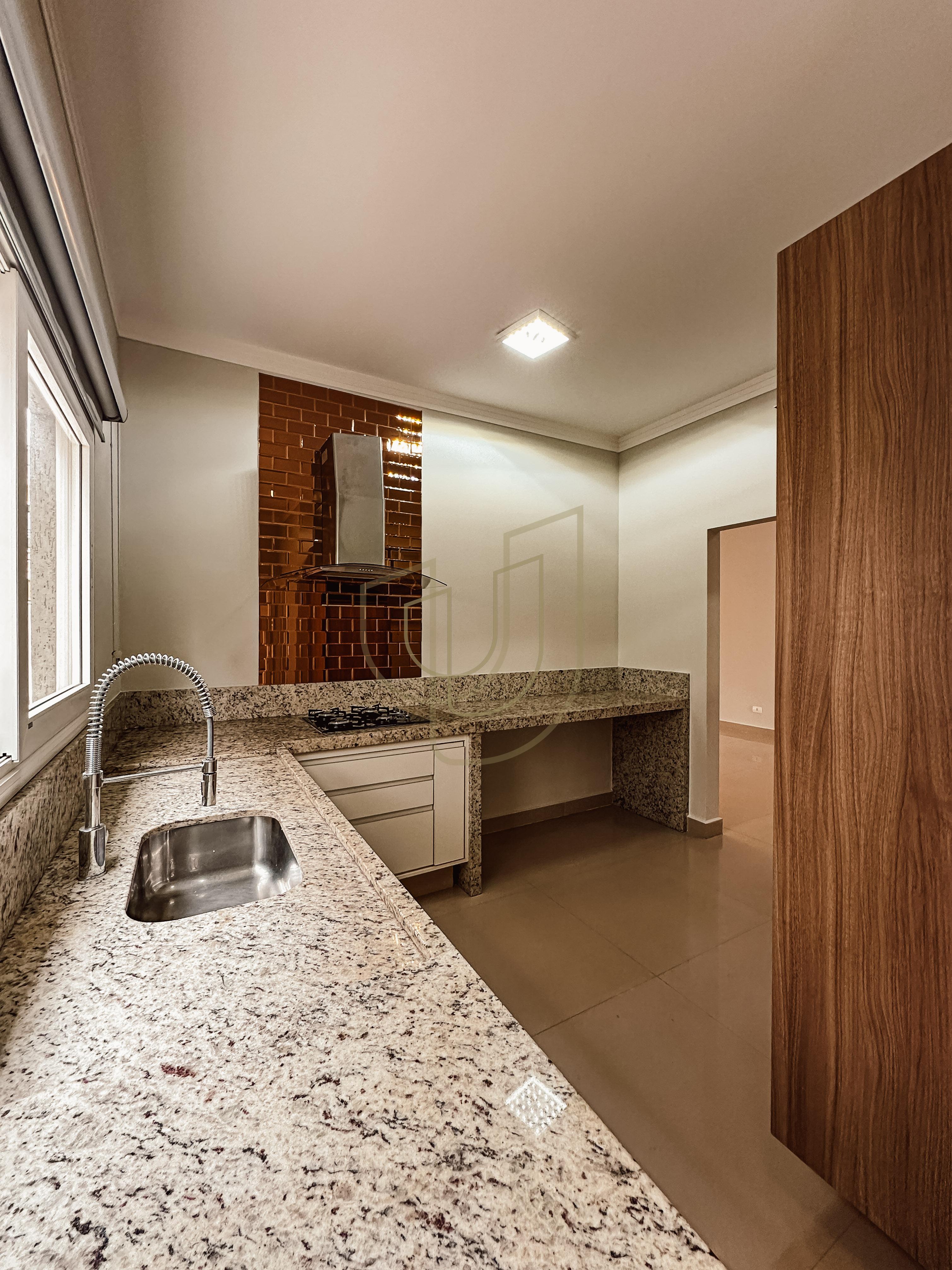 Casa T&eacute;rrea com 3 Su&iacute;tes no Jardim do Golfe III - S&atilde;o Jos&eacute; dos Campos/SP  São José dos Campos - 