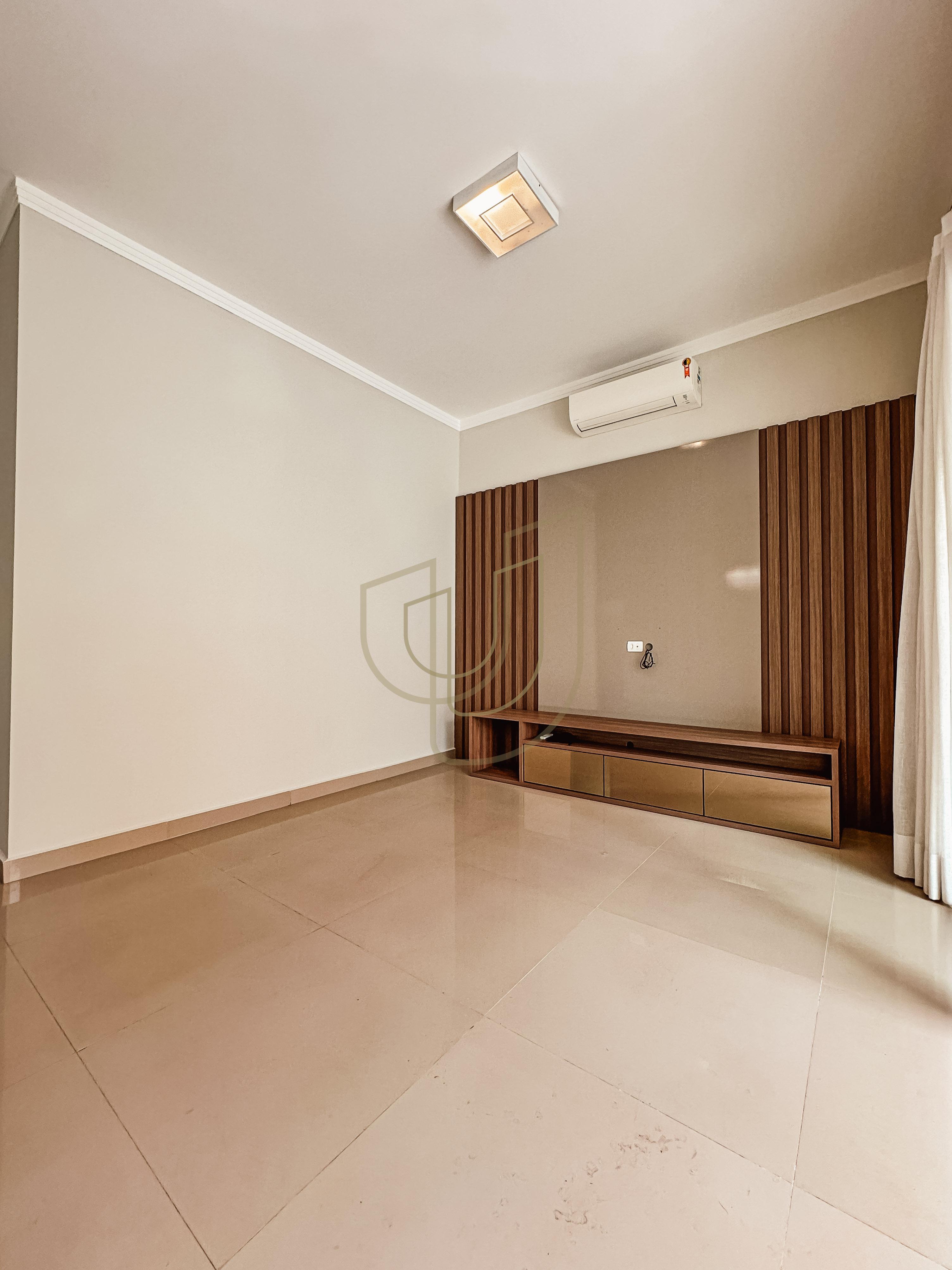 Casa T&eacute;rrea com 3 Su&iacute;tes no Jardim do Golfe III - S&atilde;o Jos&eacute; dos Campos/SP  São José dos Campos - 