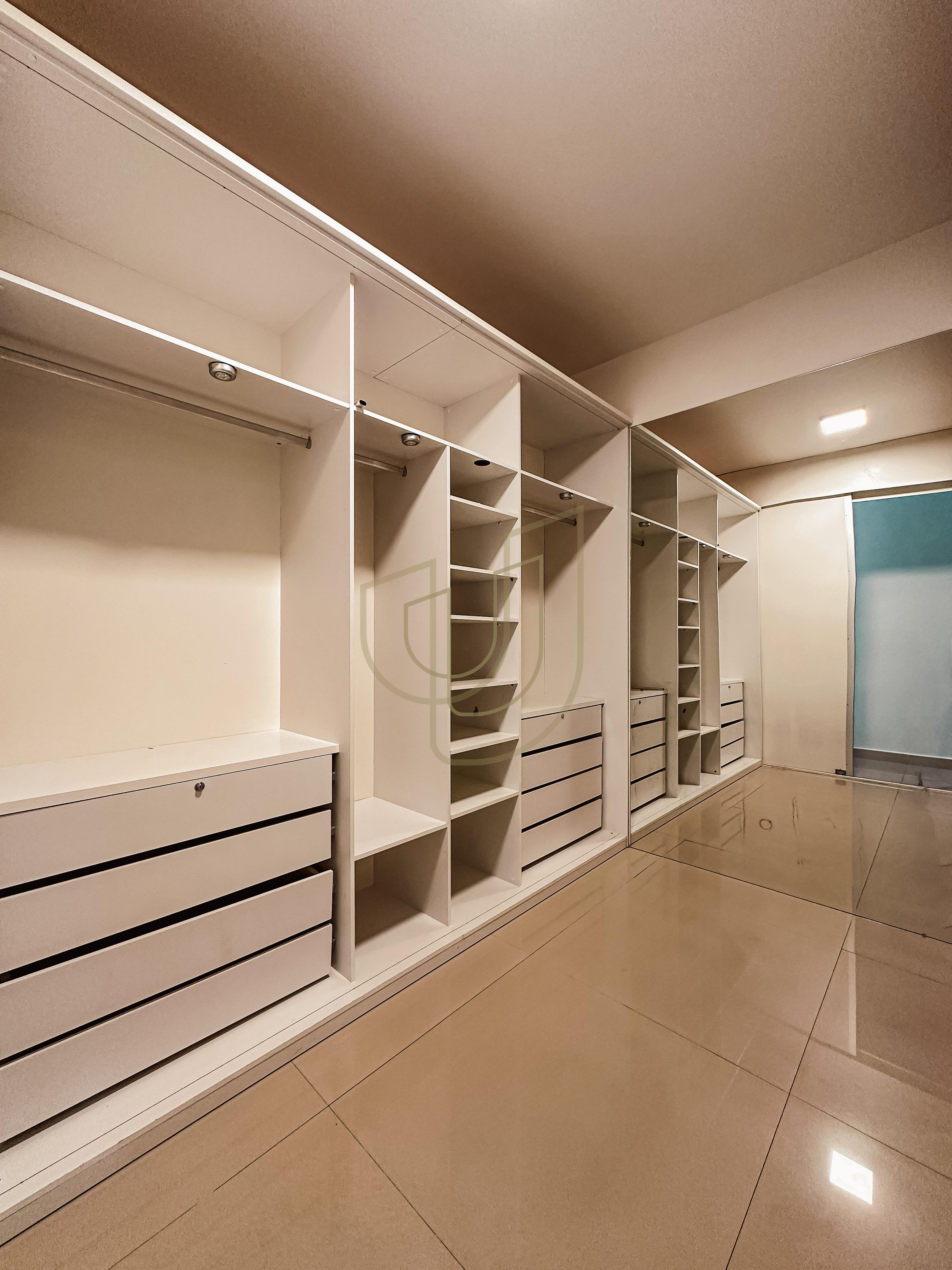 Casa T&eacute;rrea com 3 Su&iacute;tes no Jardim do Golfe III - S&atilde;o Jos&eacute; dos Campos/SP  São José dos Campos - 