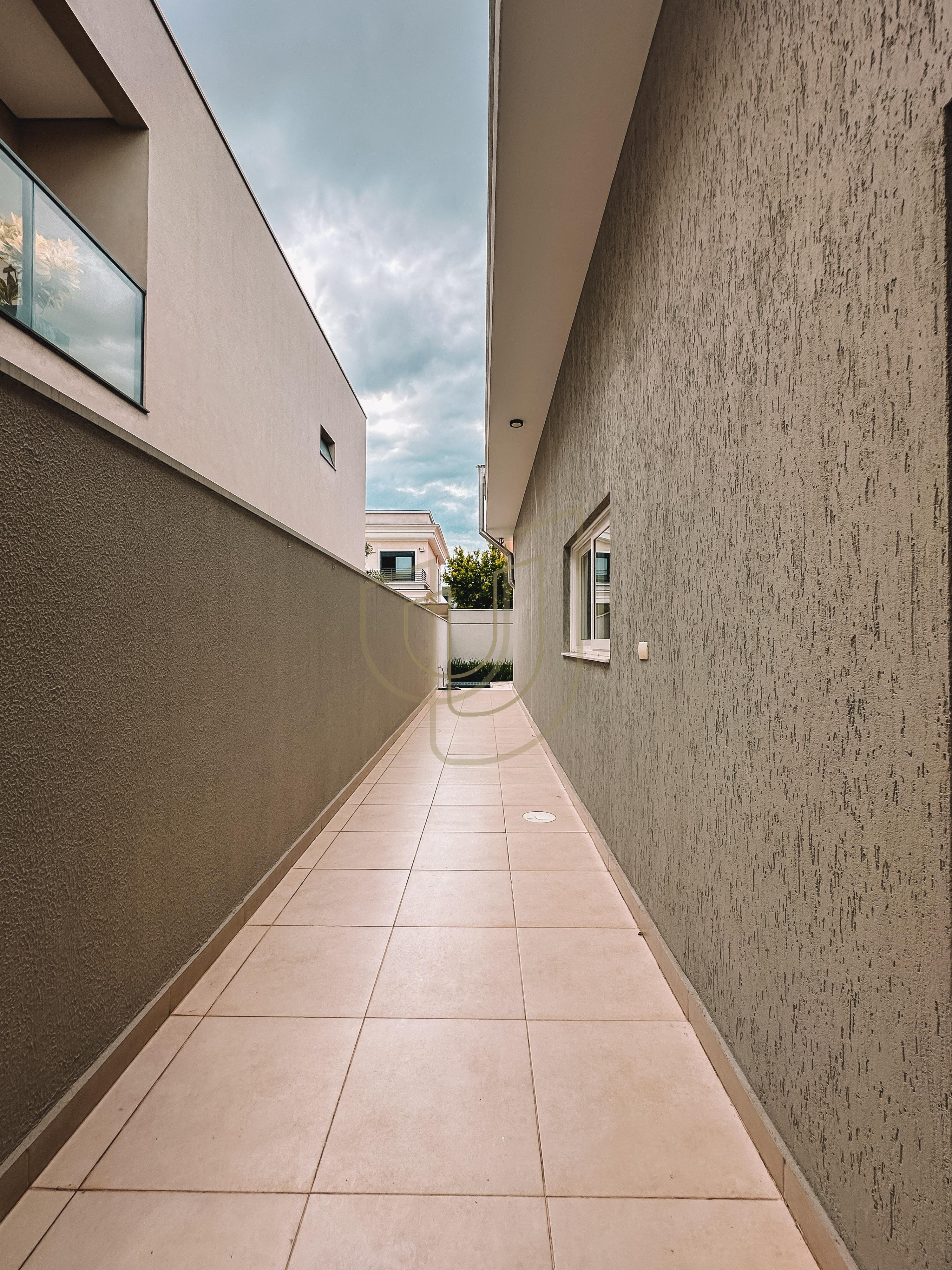 Casa T&eacute;rrea com 3 Su&iacute;tes no Jardim do Golfe III - S&atilde;o Jos&eacute; dos Campos/SP  São José dos Campos - 