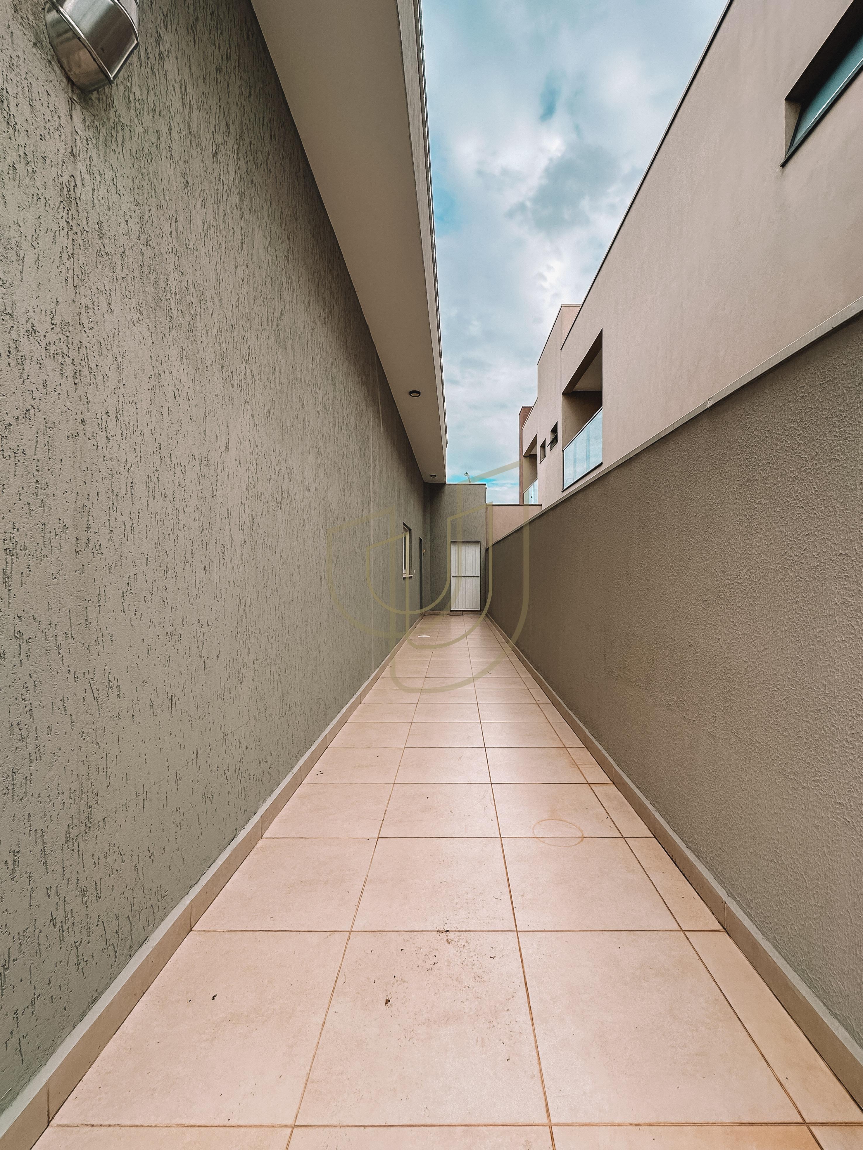 Casa T&eacute;rrea com 3 Su&iacute;tes no Jardim do Golfe III - S&atilde;o Jos&eacute; dos Campos/SP  São José dos Campos - 