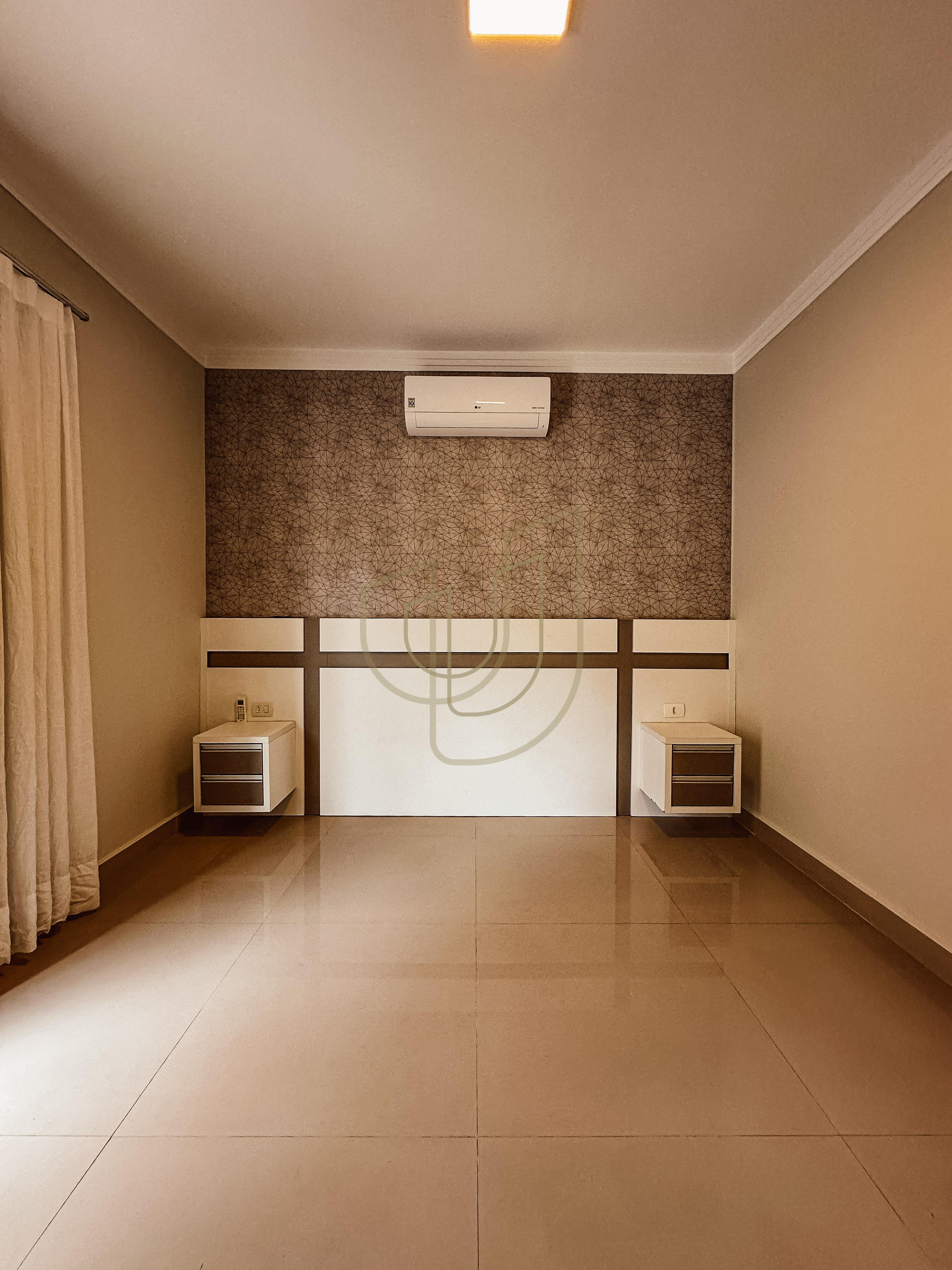 Casa T&eacute;rrea com 3 Su&iacute;tes no Jardim do Golfe III - S&atilde;o Jos&eacute; dos Campos/SP  São José dos Campos - 