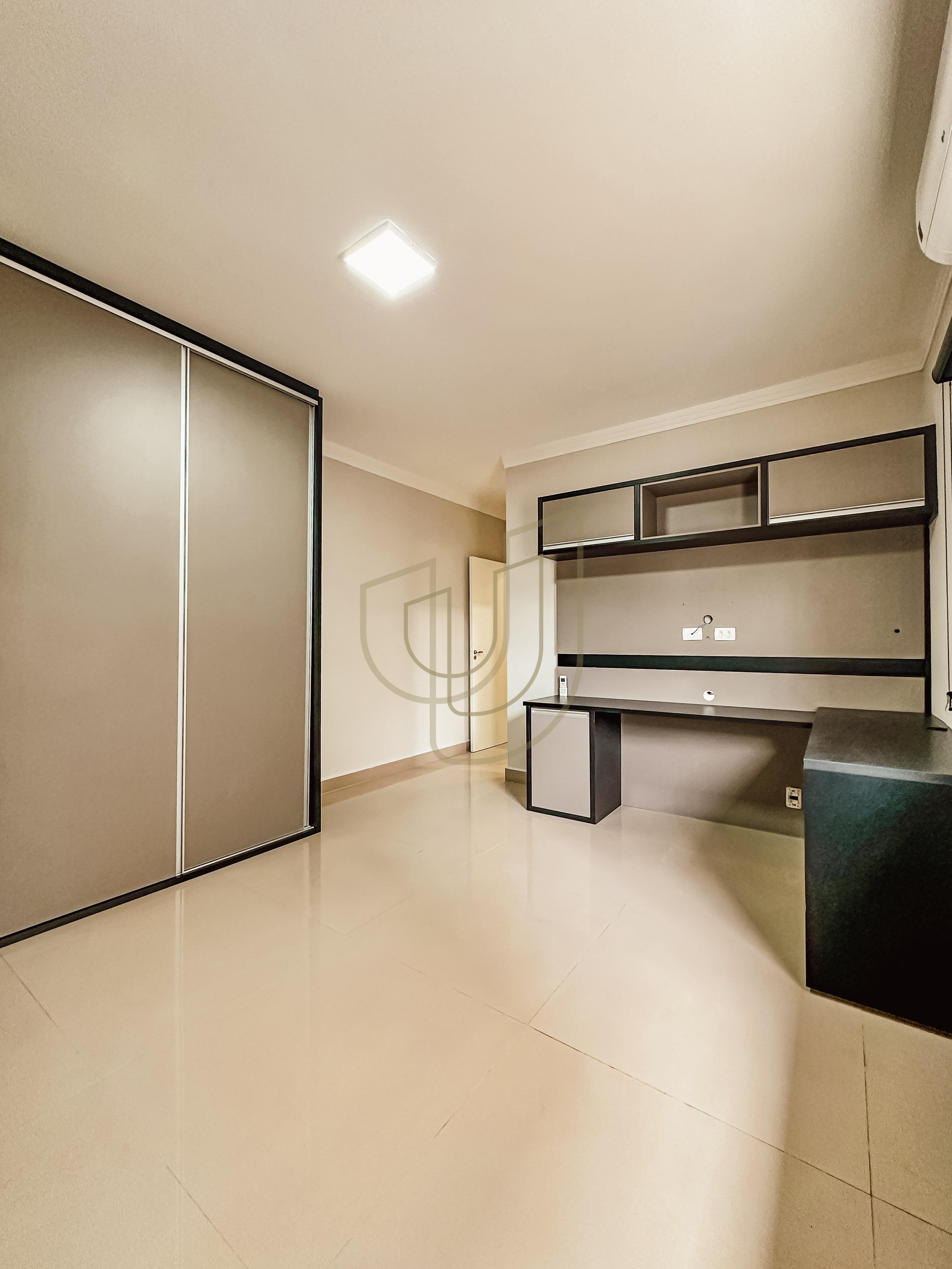 Casa T&eacute;rrea com 3 Su&iacute;tes no Jardim do Golfe III - S&atilde;o Jos&eacute; dos Campos/SP  São José dos Campos - 