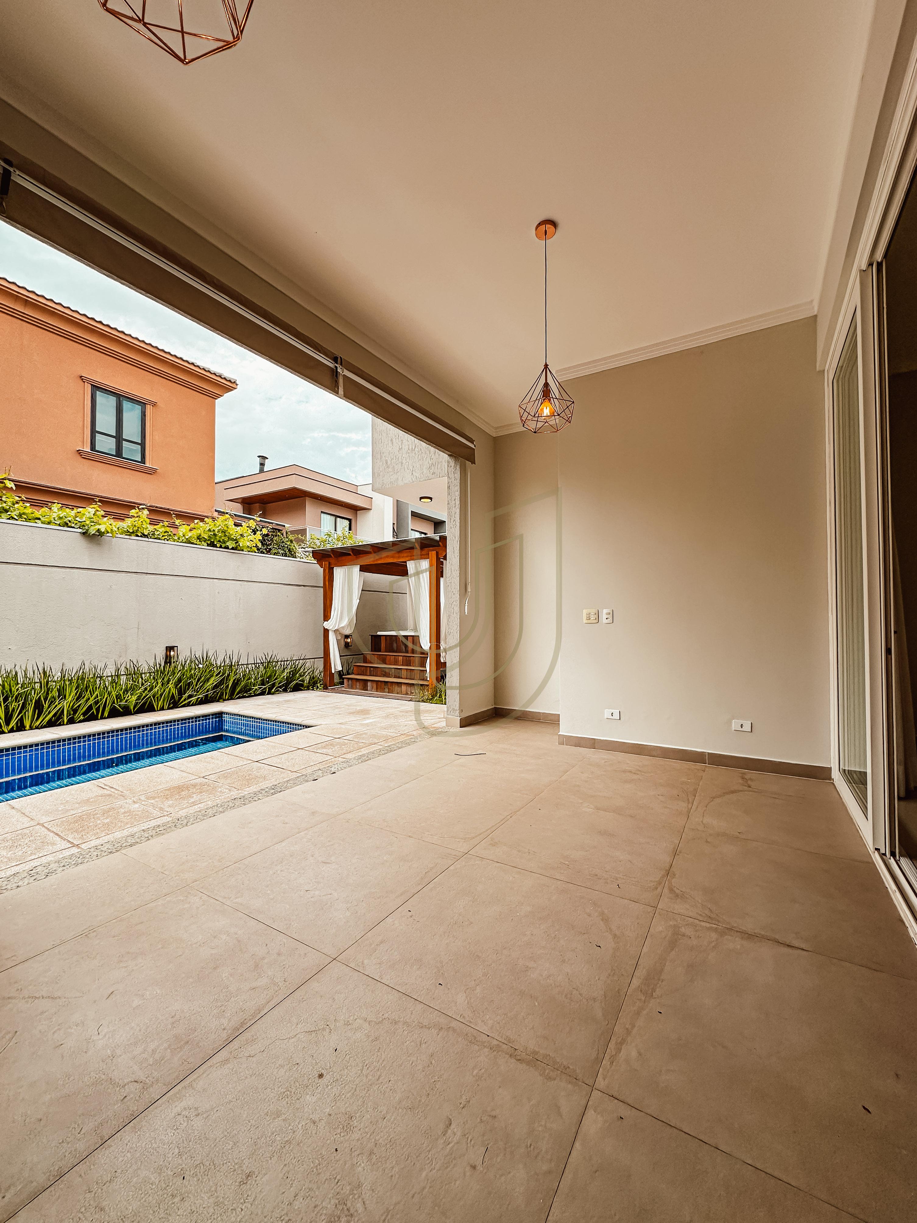 Casa T&eacute;rrea com 3 Su&iacute;tes no Jardim do Golfe III - S&atilde;o Jos&eacute; dos Campos/SP  São José dos Campos - 