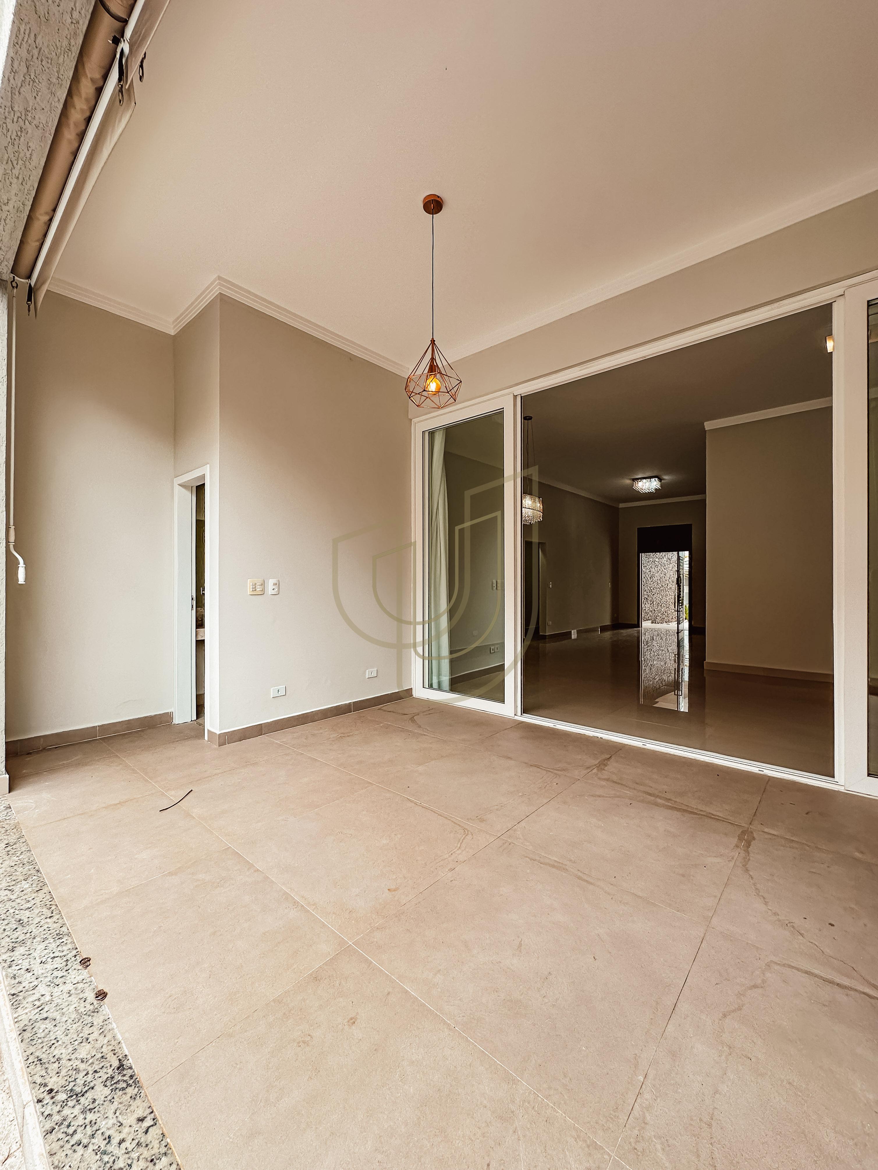 Casa T&eacute;rrea com 3 Su&iacute;tes no Jardim do Golfe III - S&atilde;o Jos&eacute; dos Campos/SP  São José dos Campos - 