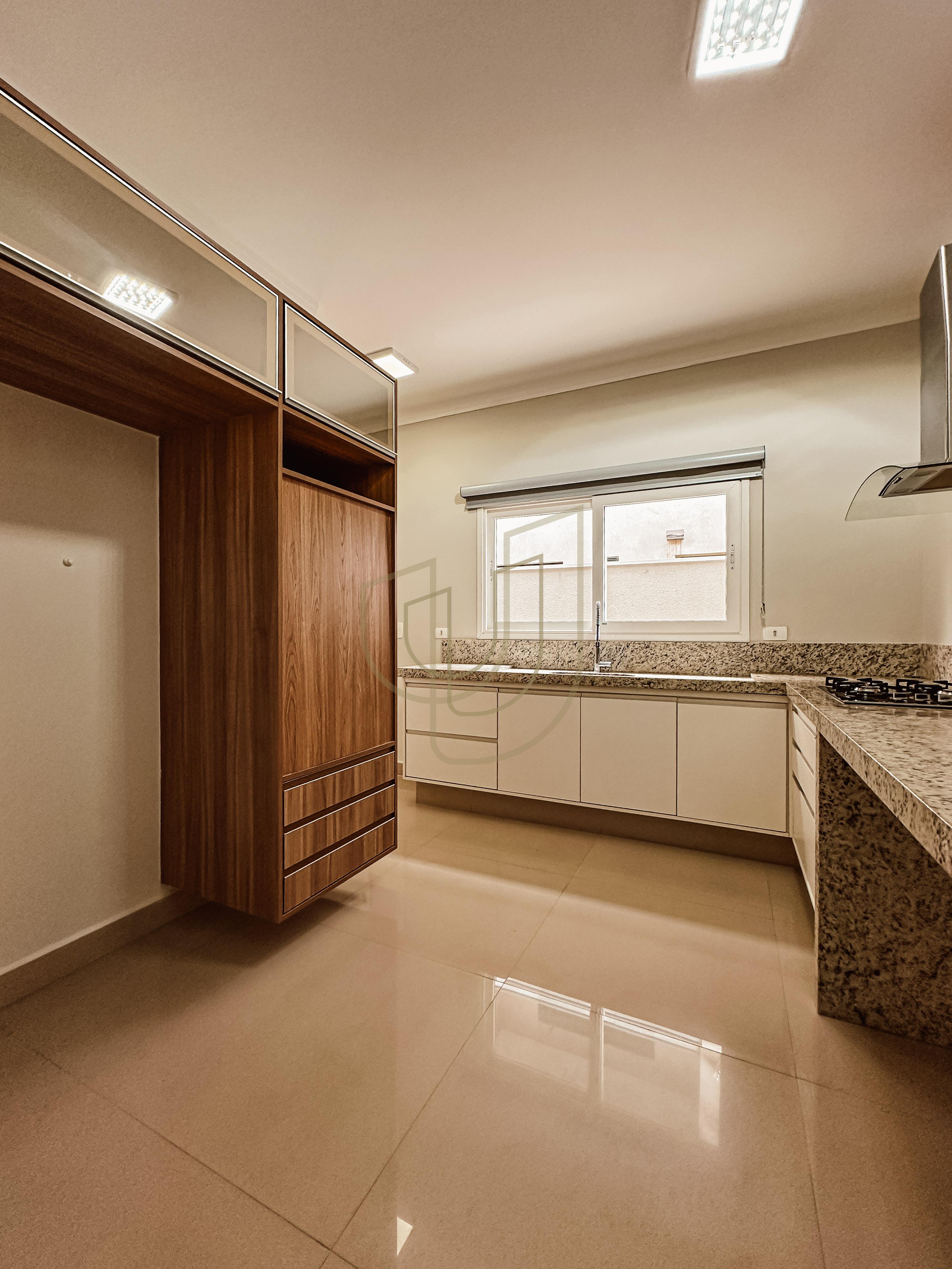 Casa T&eacute;rrea com 3 Su&iacute;tes no Jardim do Golfe III - S&atilde;o Jos&eacute; dos Campos/SP  São José dos Campos - 