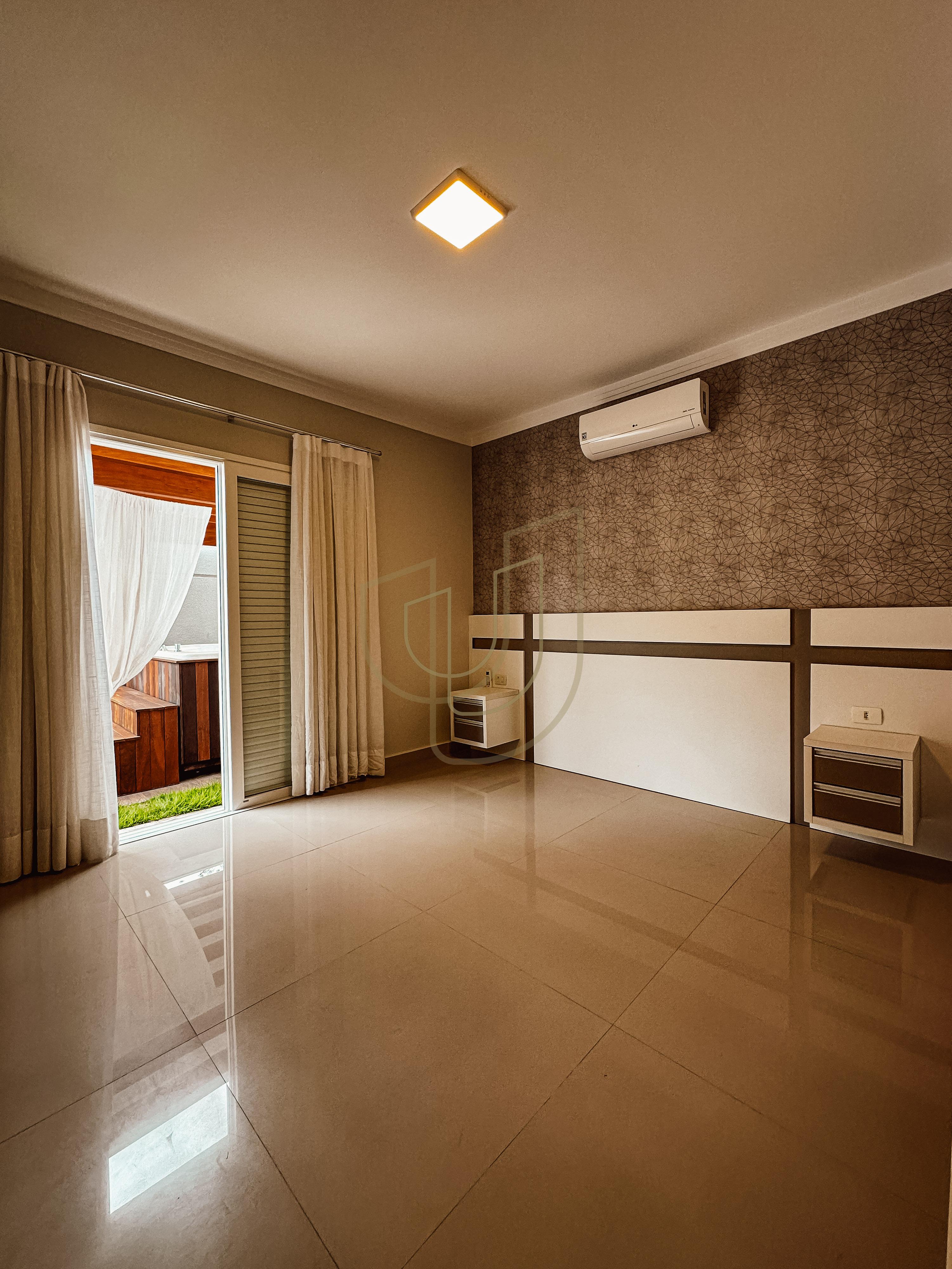 Casa T&eacute;rrea com 3 Su&iacute;tes no Jardim do Golfe III - S&atilde;o Jos&eacute; dos Campos/SP  São José dos Campos - 