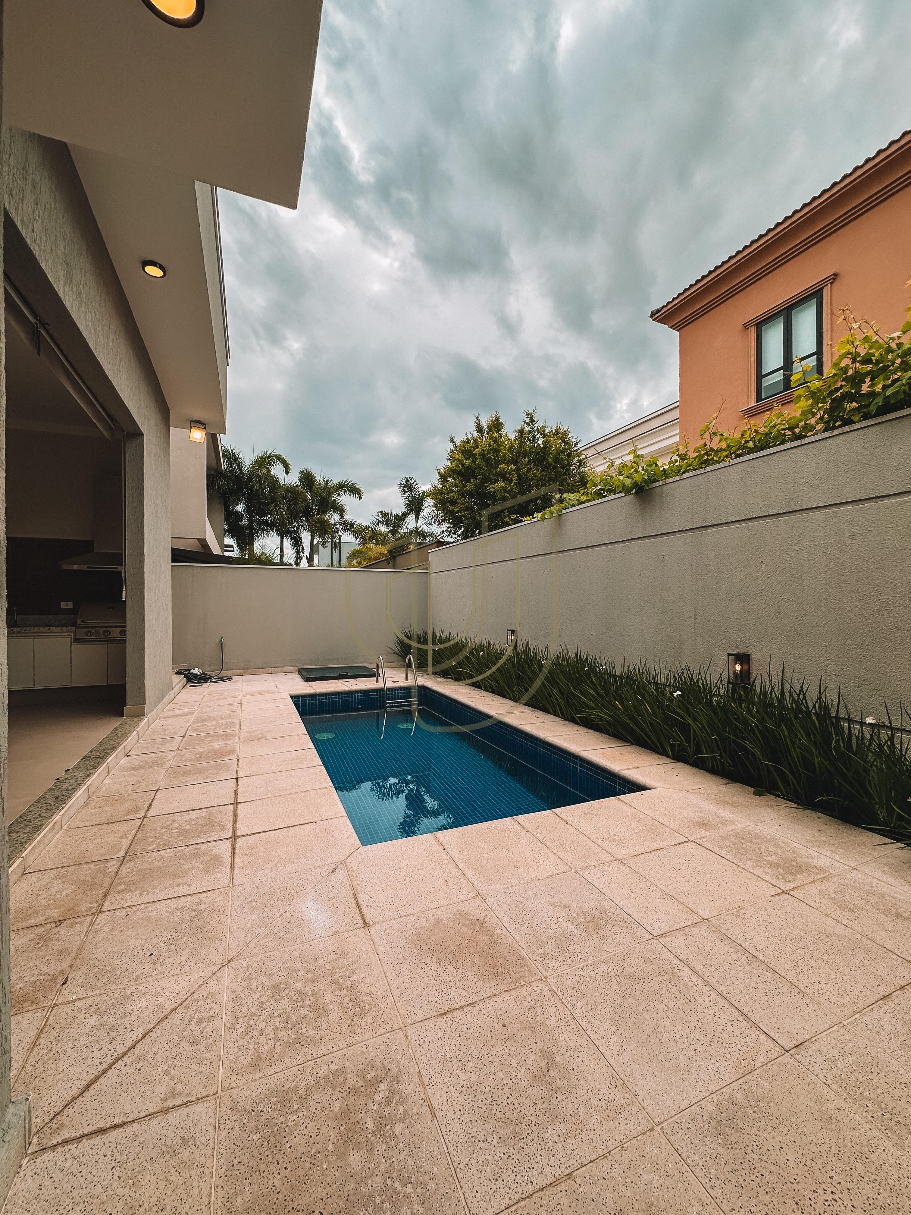 Casa T&eacute;rrea com 3 Su&iacute;tes no Jardim do Golfe III - S&atilde;o Jos&eacute; dos Campos/SP  São José dos Campos - 