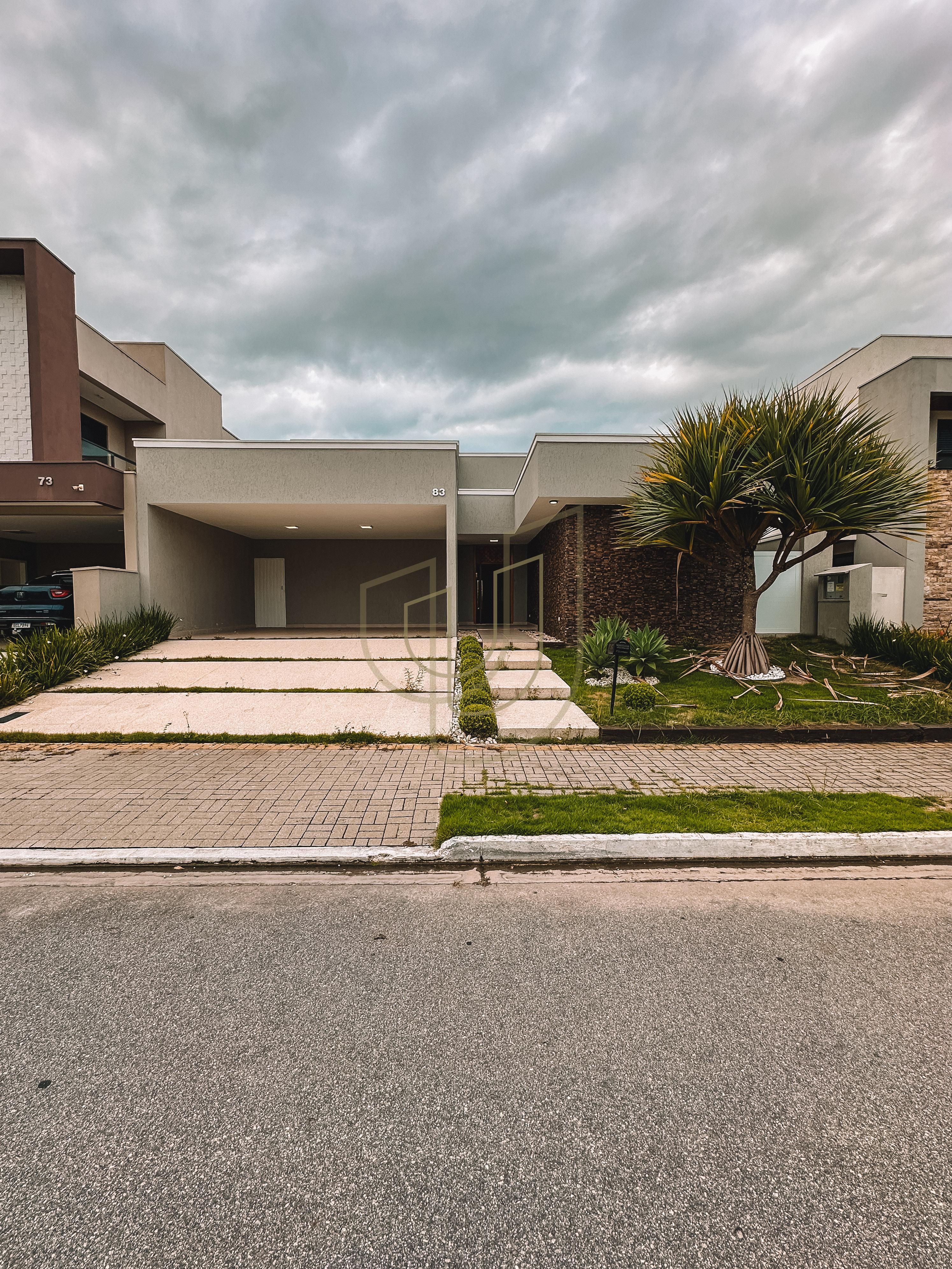 Casa T&eacute;rrea com 3 Su&iacute;tes no Jardim do Golfe III - S&atilde;o Jos&eacute; dos Campos/SP  São José dos Campos - 