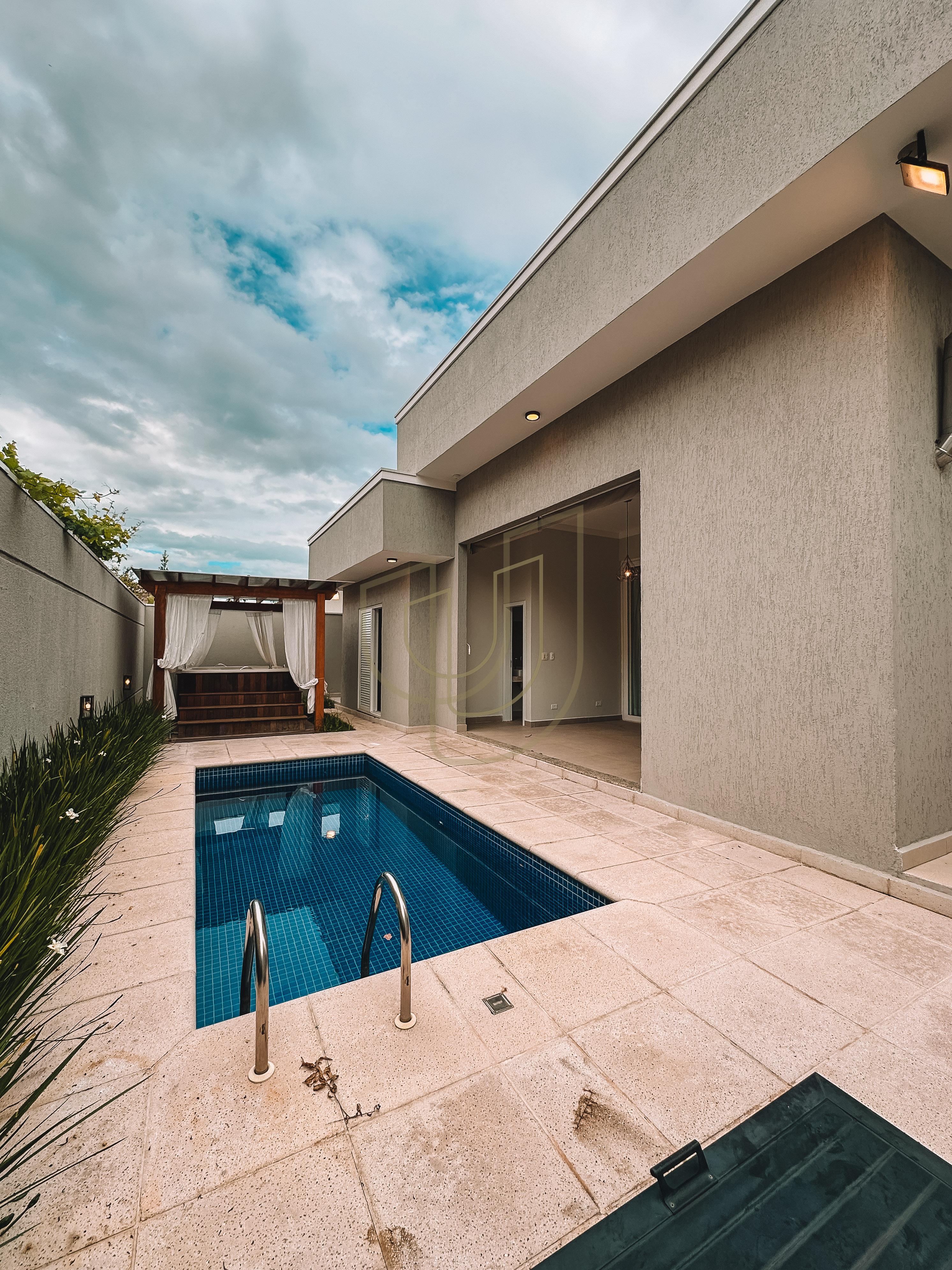 Casa T&eacute;rrea com 3 Su&iacute;tes no Jardim do Golfe III - S&atilde;o Jos&eacute; dos Campos/SP  São José dos Campos - 