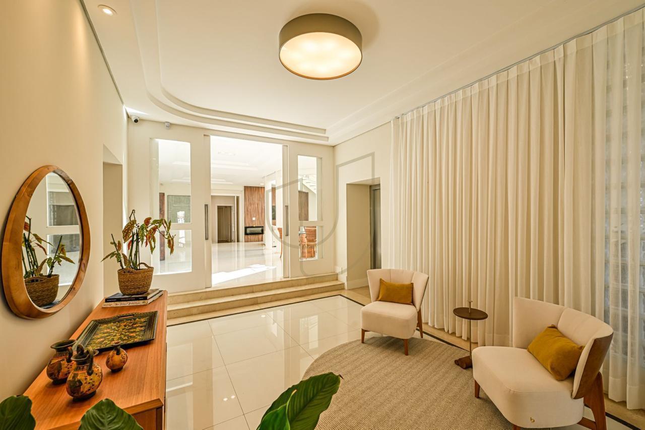 Sobrado sofisticado com 730m&sup2; no Jardim Apollo - S&atilde;o Jos&eacute; dos Campos/SP  São José dos Campos - 