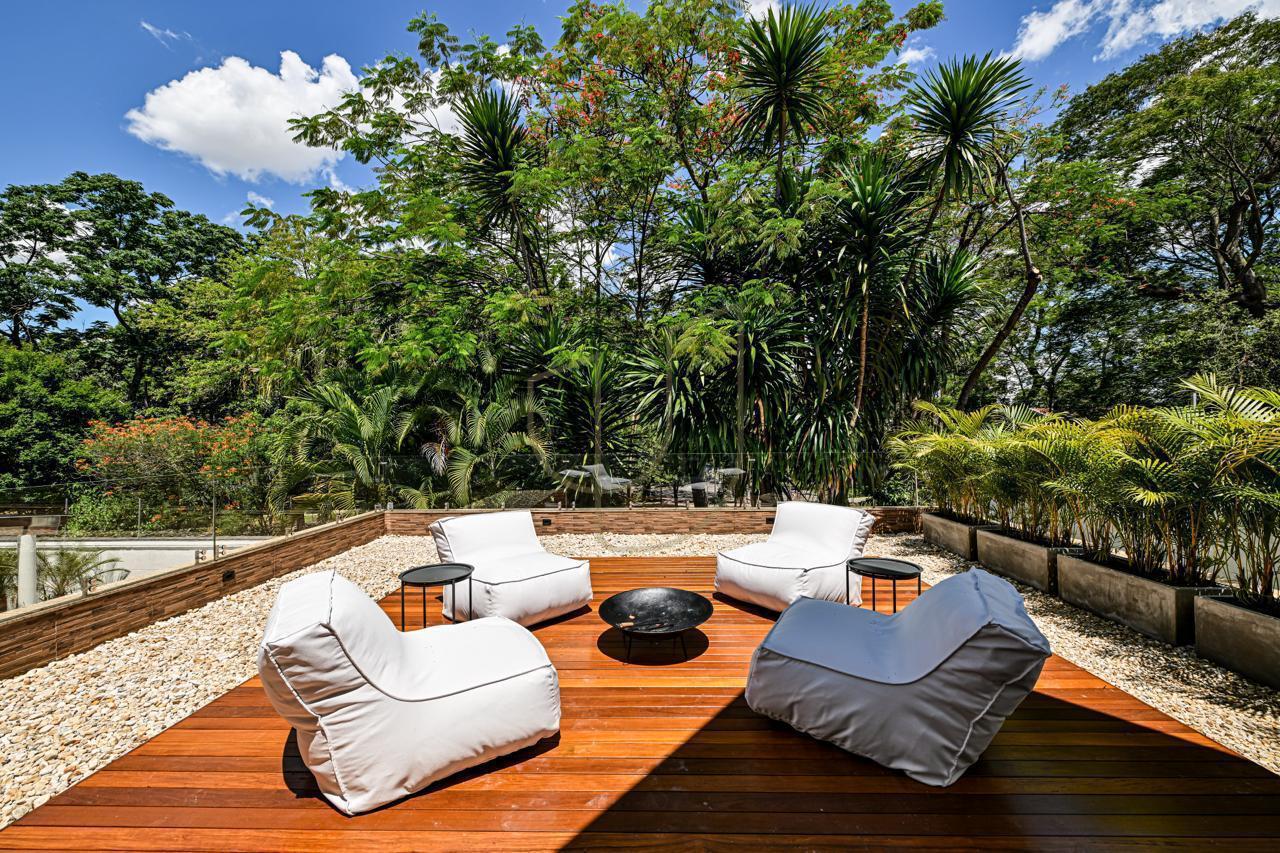 Sobrado sofisticado com 730m&sup2; no Jardim Apollo - S&atilde;o Jos&eacute; dos Campos/SP  São José dos Campos - 