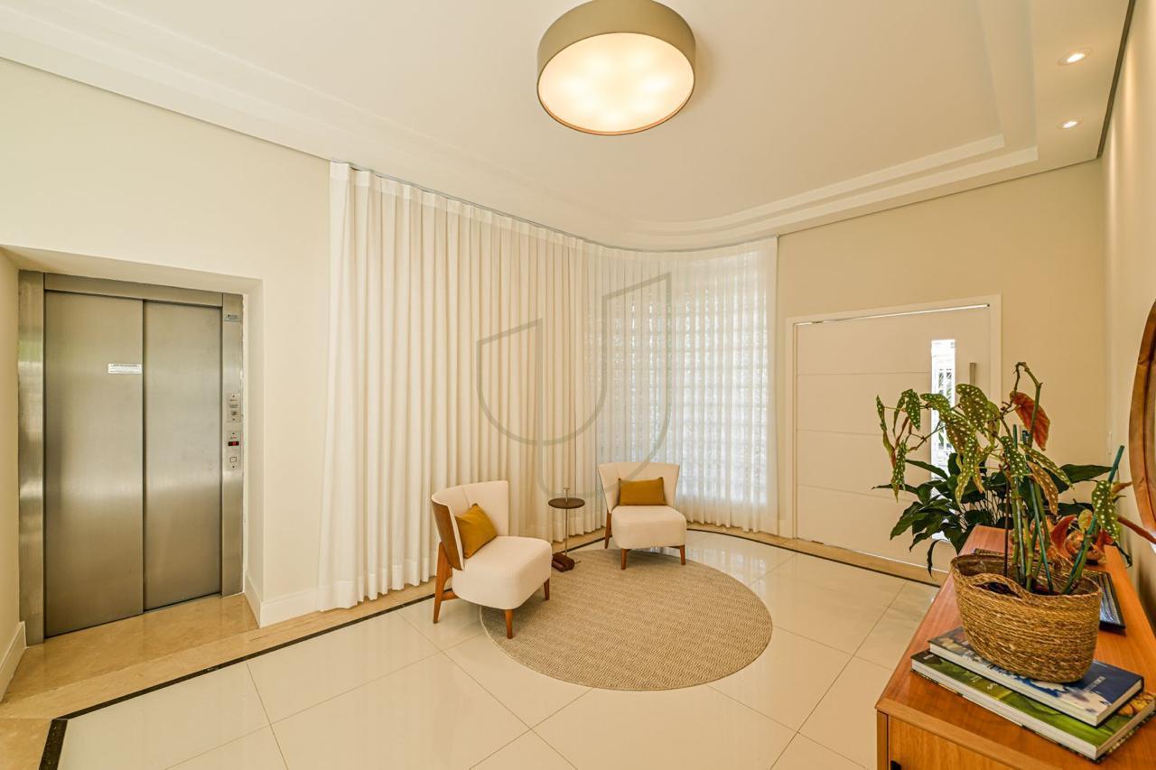 Sobrado sofisticado com 730m&sup2; no Jardim Apollo - S&atilde;o Jos&eacute; dos Campos/SP  São José dos Campos - 