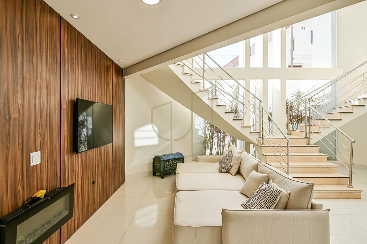 Sobrado sofisticado com 730m&sup2; no Jardim Apollo - S&atilde;o Jos&eacute; dos Campos/SP  São José dos Campos - 