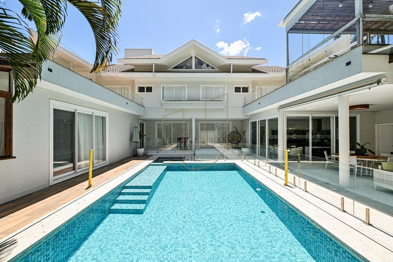 Sobrado sofisticado com 730m&sup2; no Jardim Apollo - S&atilde;o Jos&eacute; dos Campos/SP  São José dos Campos - 