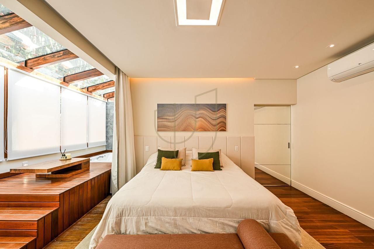 Sobrado sofisticado com 730m&sup2; no Jardim Apollo - S&atilde;o Jos&eacute; dos Campos/SP  São José dos Campos - 