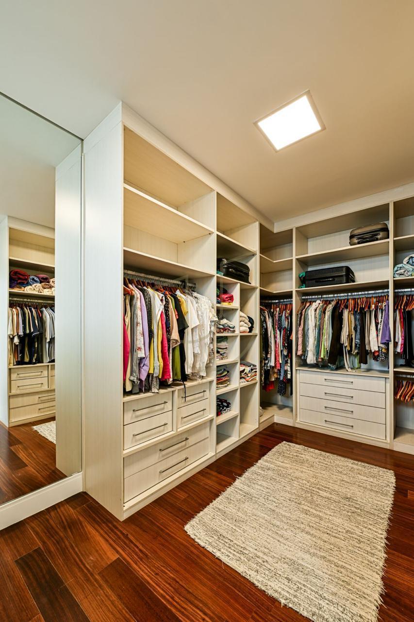 Sobrado sofisticado com 730m&sup2; no Jardim Apollo - S&atilde;o Jos&eacute; dos Campos/SP  São José dos Campos - 