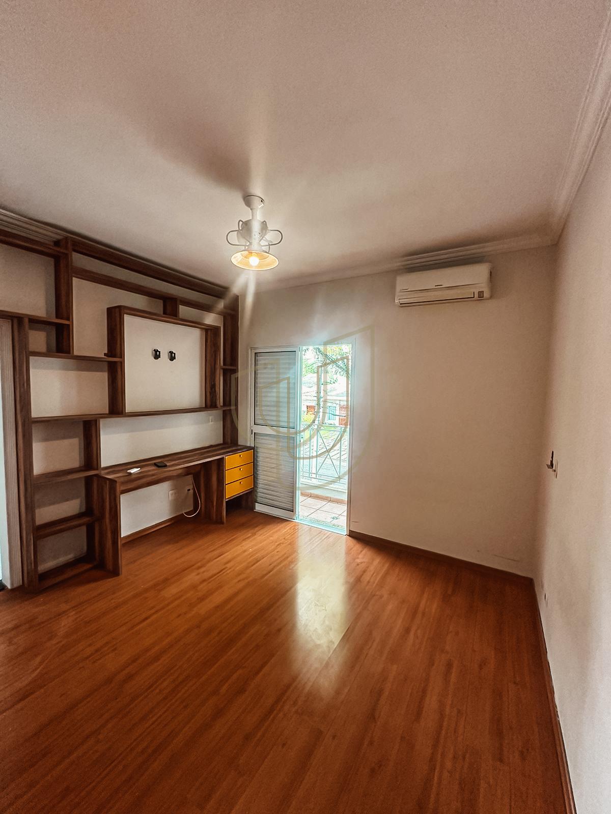 Sobrado Cl&aacute;ssico com 4 su&iacute;tes no Jardim Apollo I - S&atilde;o Jos&eacute; dos Campos/SP  São José dos Campos - 