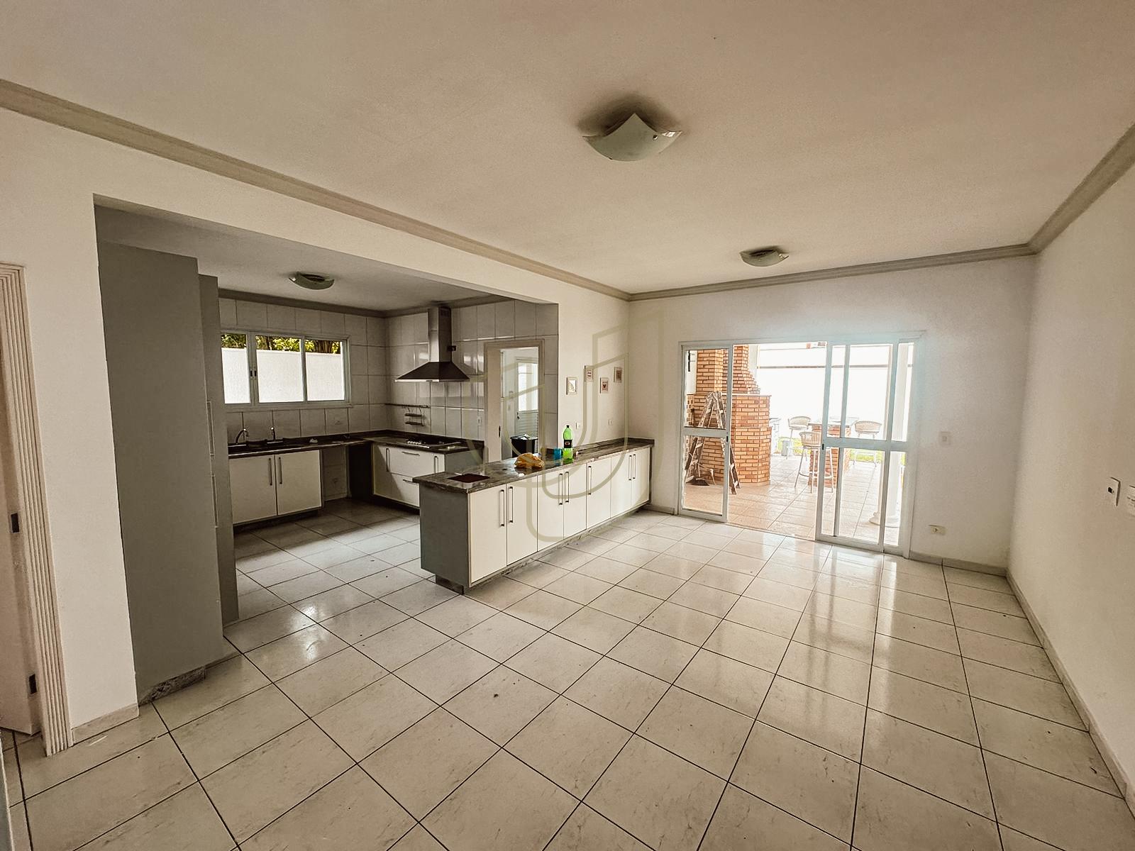 Sobrado Cl&aacute;ssico com 4 su&iacute;tes no Jardim Apollo I - S&atilde;o Jos&eacute; dos Campos/SP  São José dos Campos - 