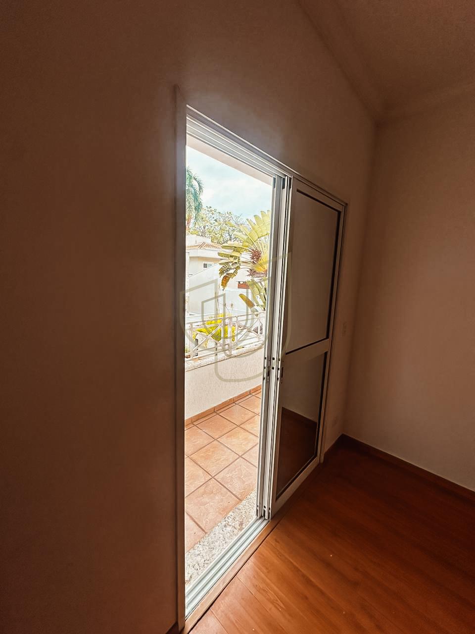 Sobrado Cl&aacute;ssico com 4 su&iacute;tes no Jardim Apollo I - S&atilde;o Jos&eacute; dos Campos/SP  São José dos Campos - 