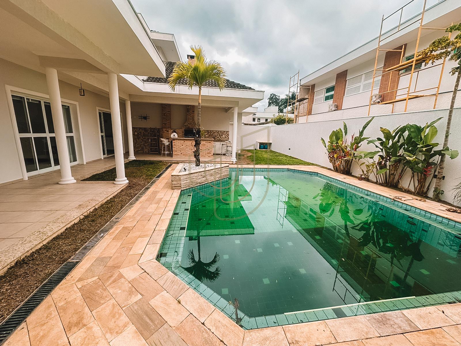 Sobrado Cl&aacute;ssico com 4 su&iacute;tes no Jardim Apollo I - S&atilde;o Jos&eacute; dos Campos/SP  São José dos Campos - 